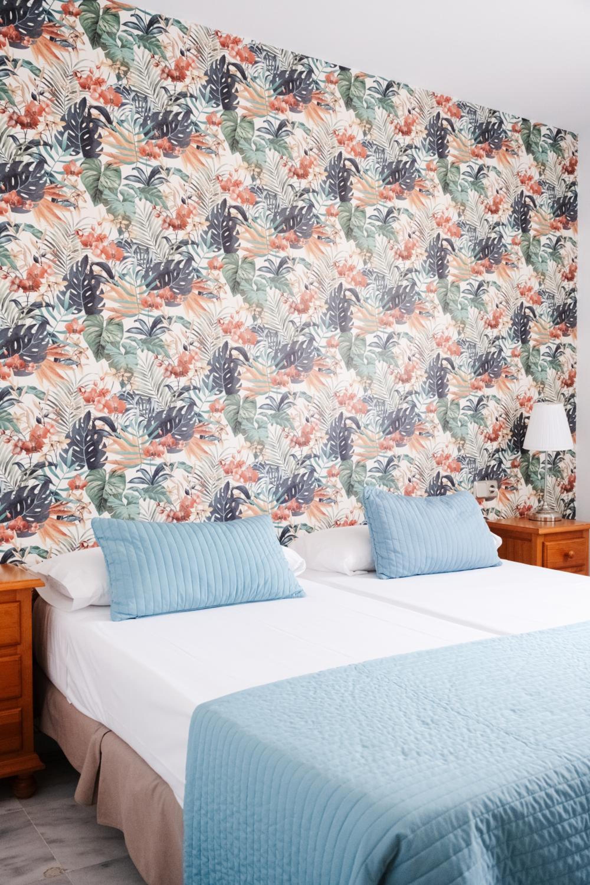 Double or Twin Room - Photo 4