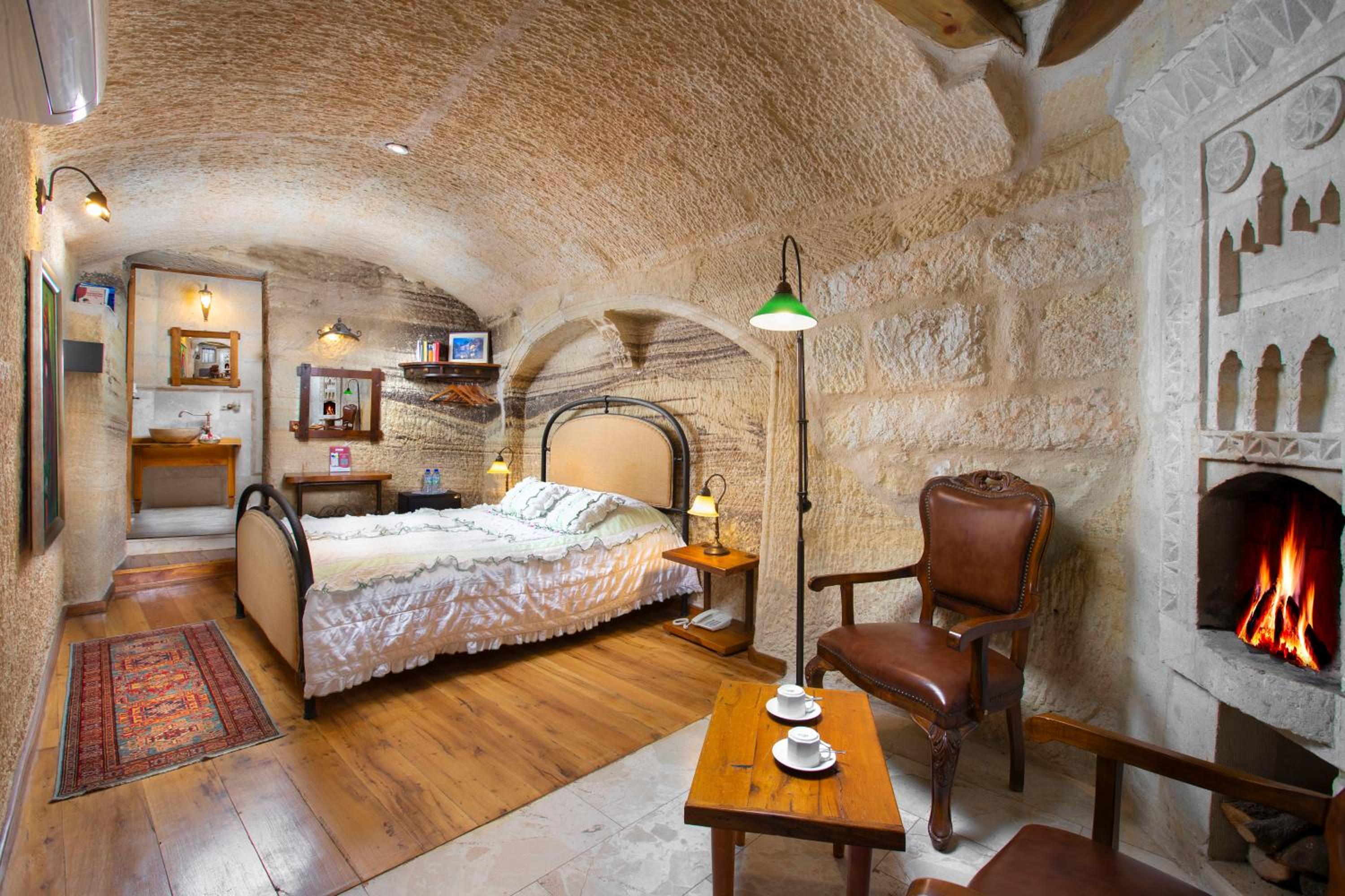 Junior Cave Suite