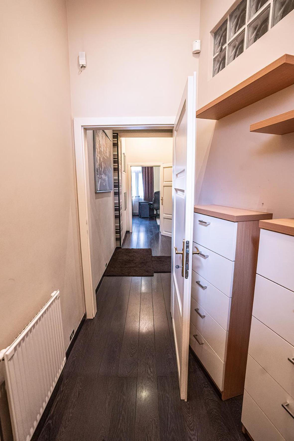 Three-Bedroom Apartment - Photo 35