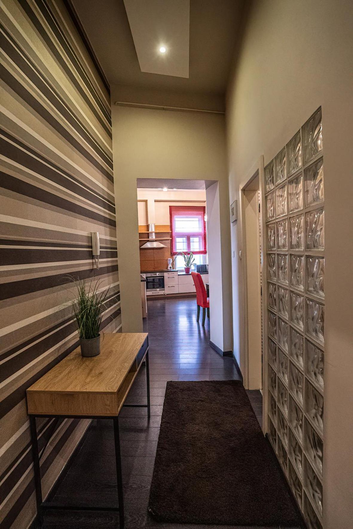 Three-Bedroom Apartment - Photo 6