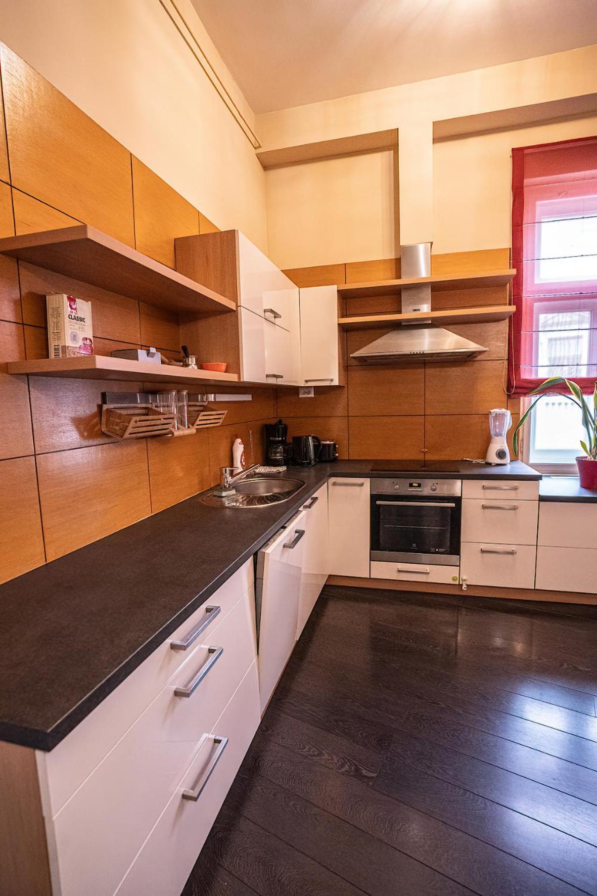 Three-Bedroom Apartment - Photo 7