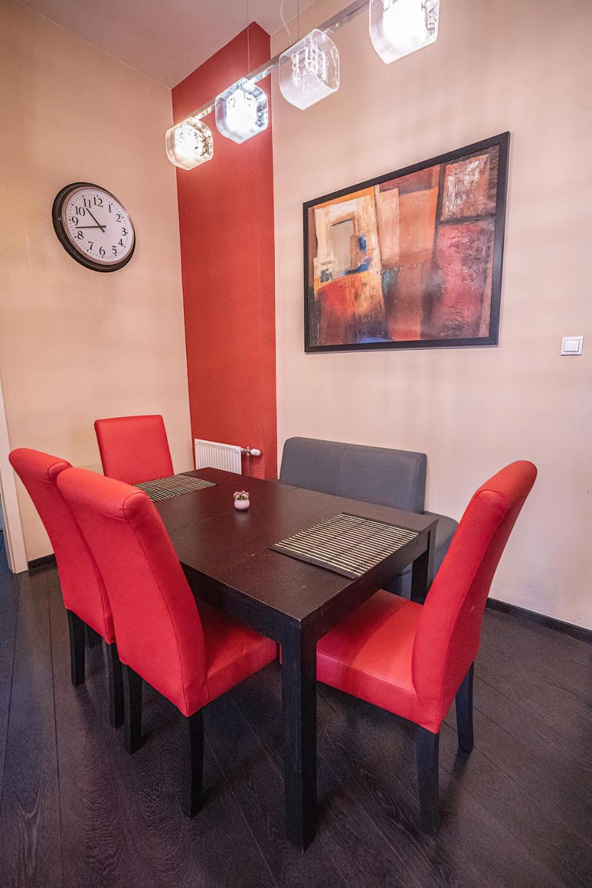 Three-Bedroom Apartment - Photo 13