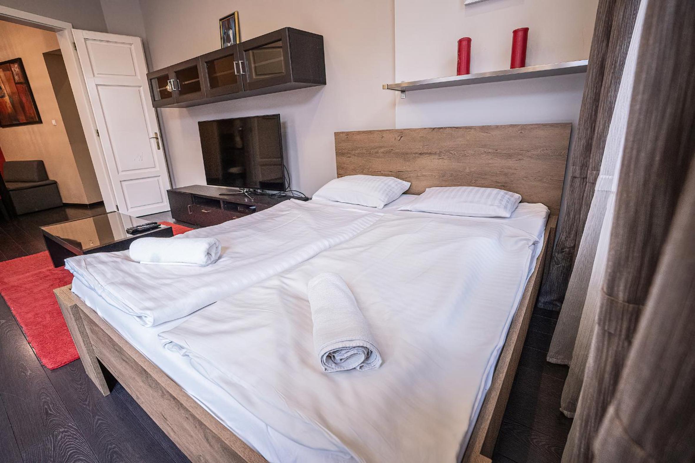 Three-Bedroom Apartment - Photo 15