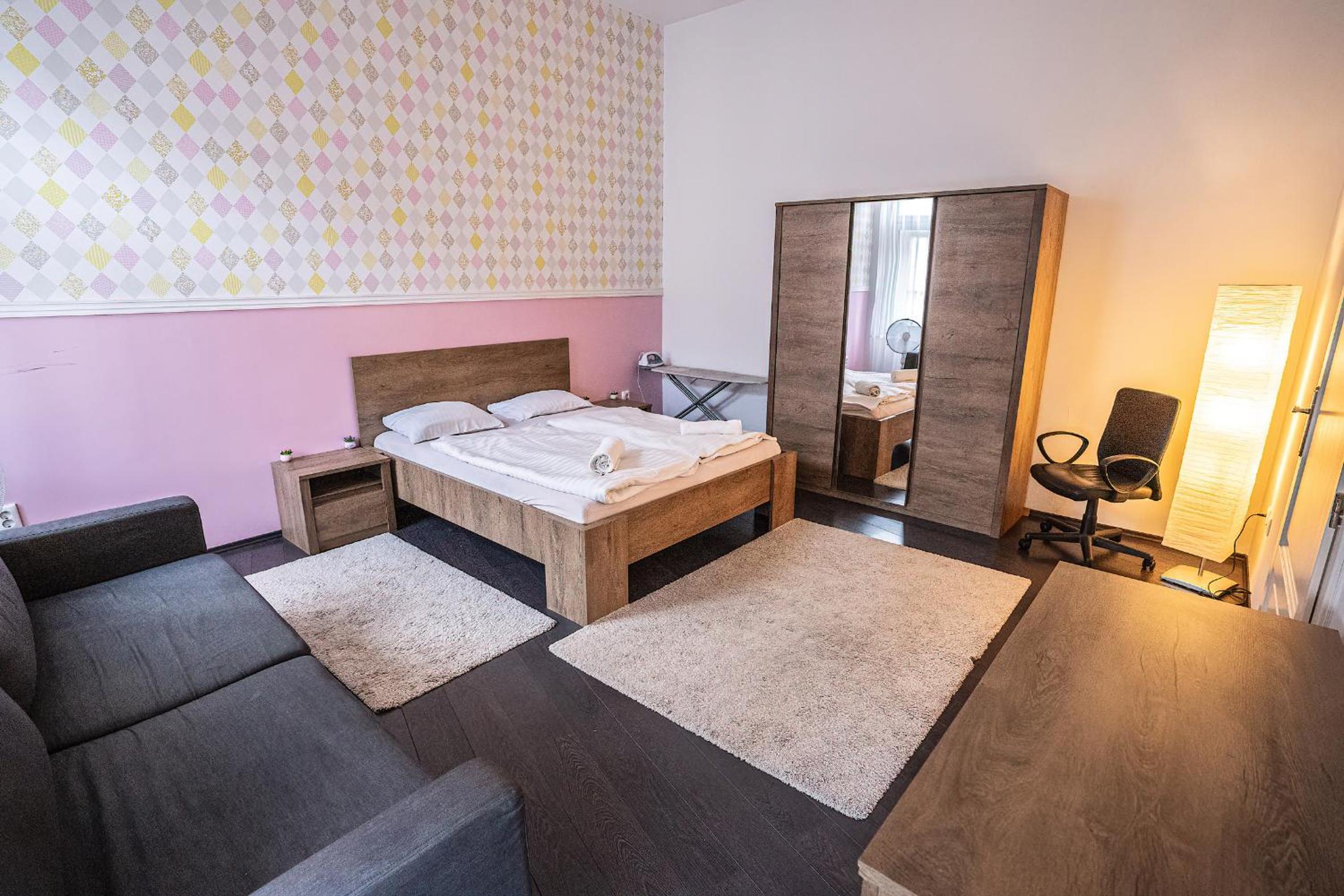 Three-Bedroom Apartment - Photo 22