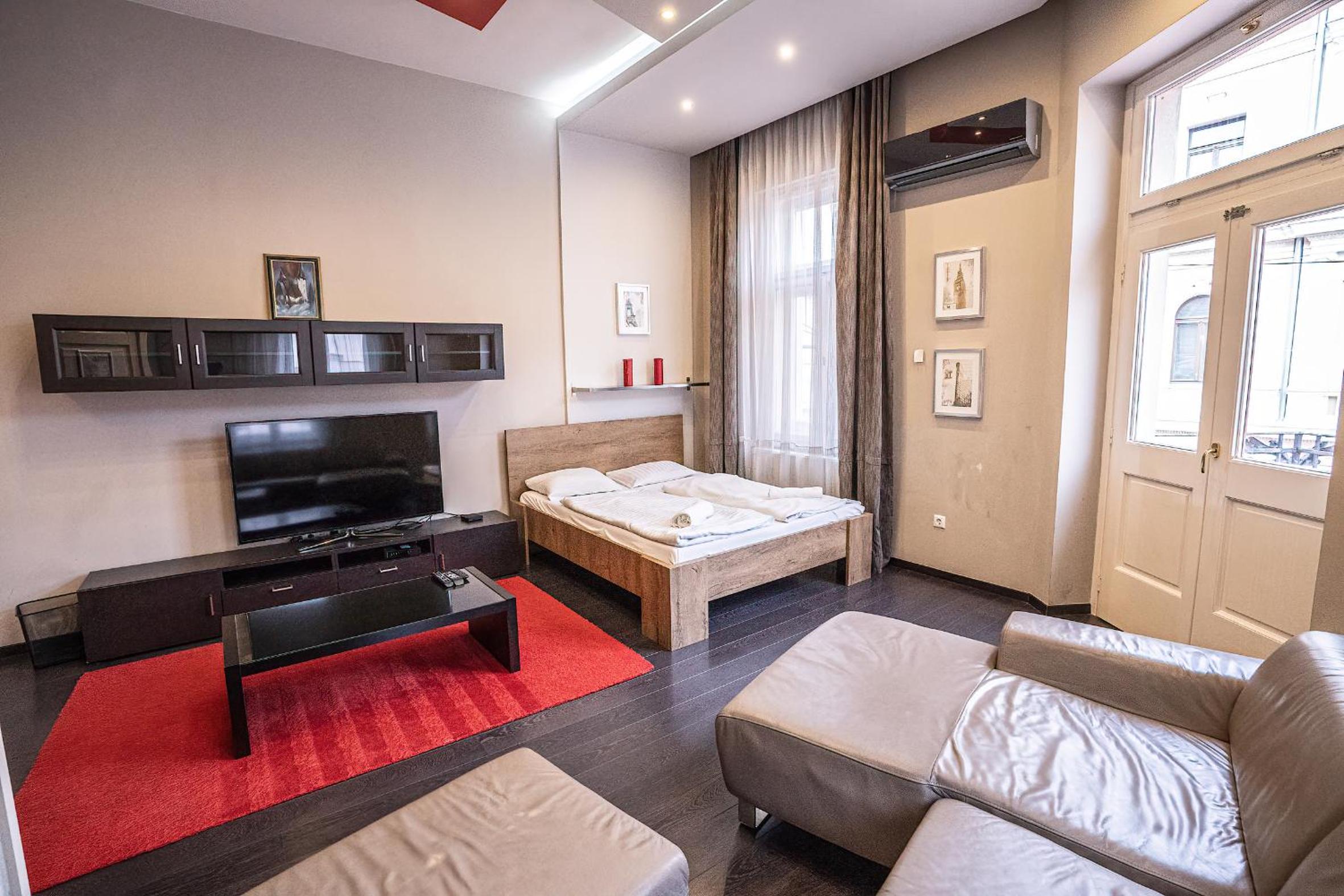 Three-Bedroom Apartment - Photo 1