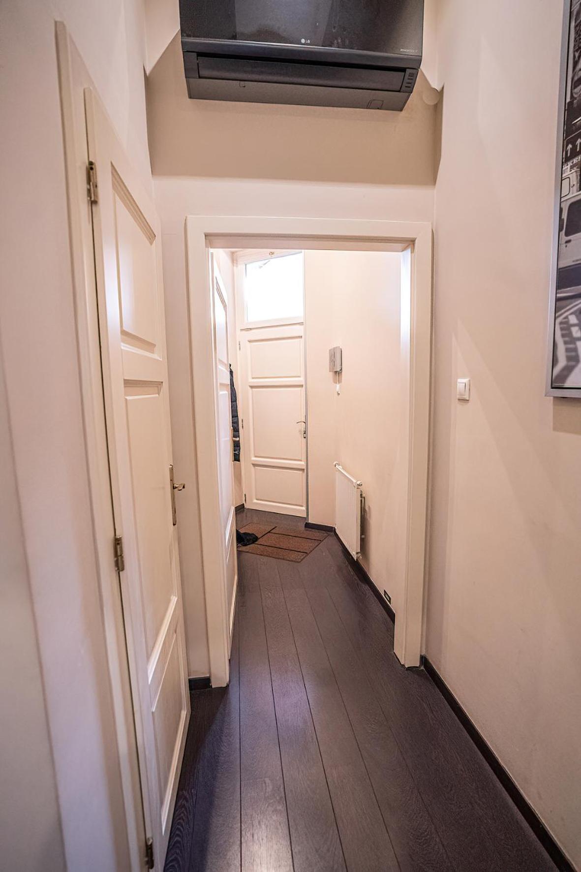 Three-Bedroom Apartment - Photo 23