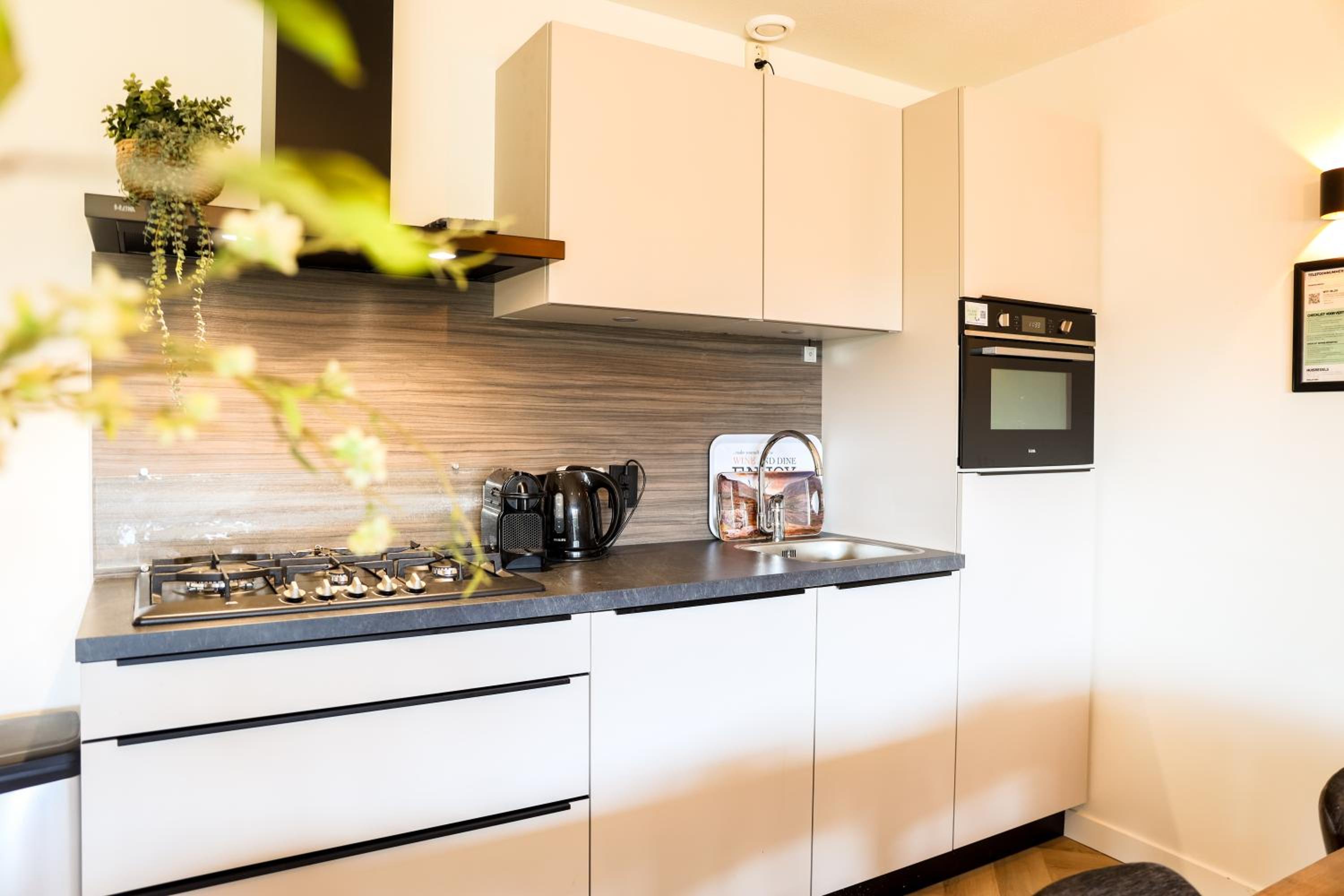Three-Bedroom House - Photo 3
