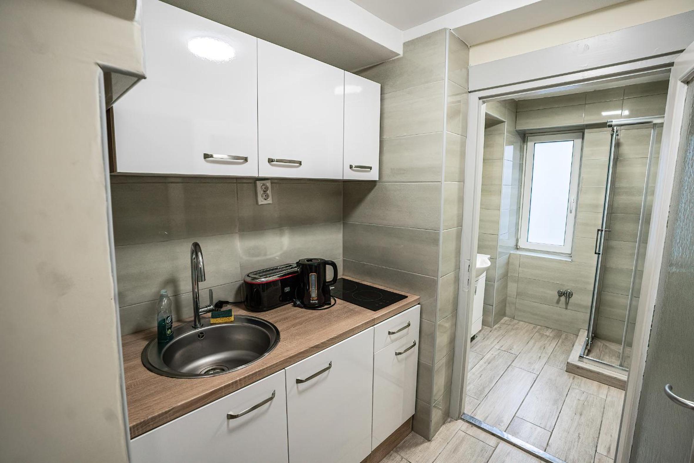 One-Bedroom Apartment - Photo 9