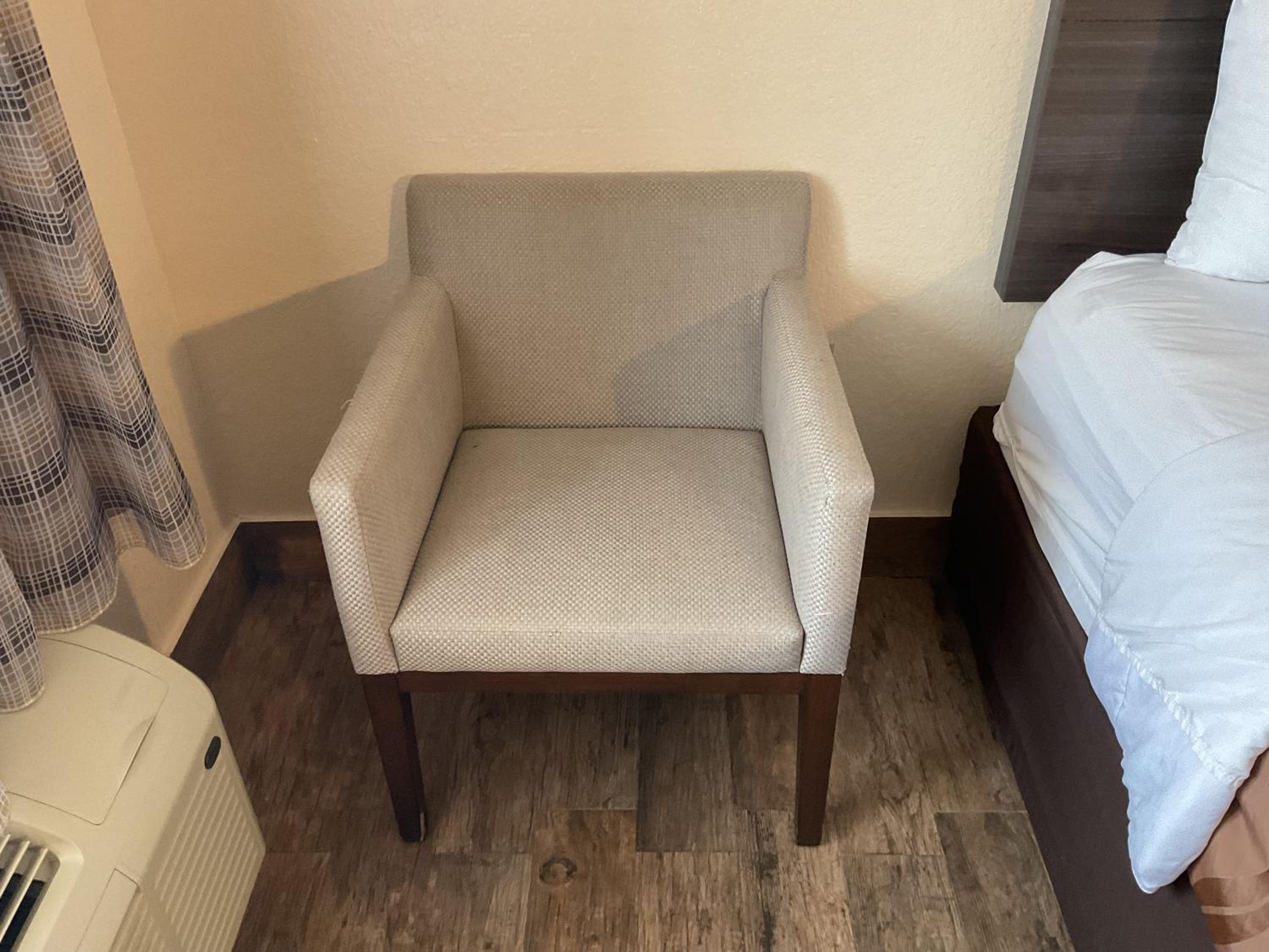 Deluxe Queen Room with Two Queen Beds - Ground Floor/Non-Smoking - Photo 11