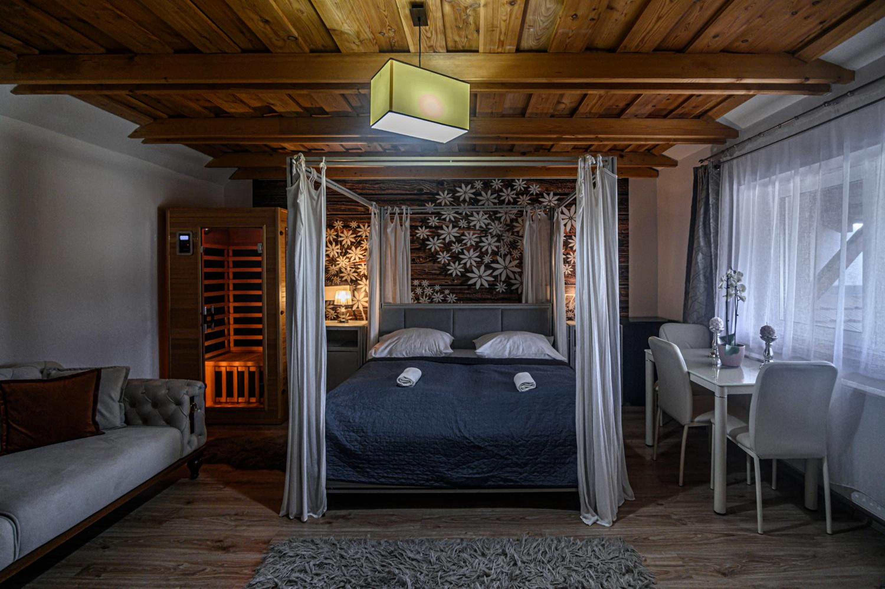 Deluxe Junior Suite photo 3