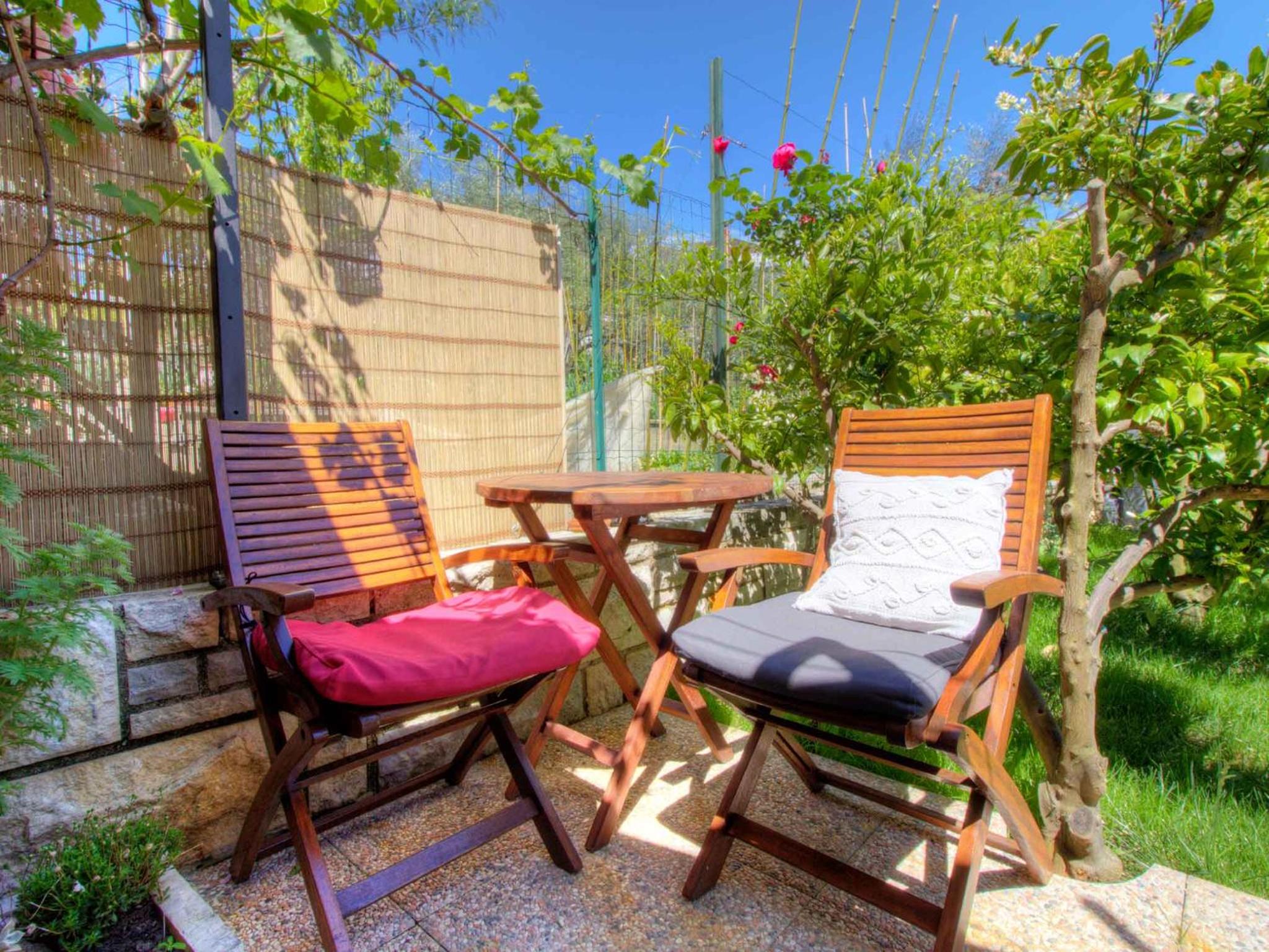 Bungalow With Garden View photo 3