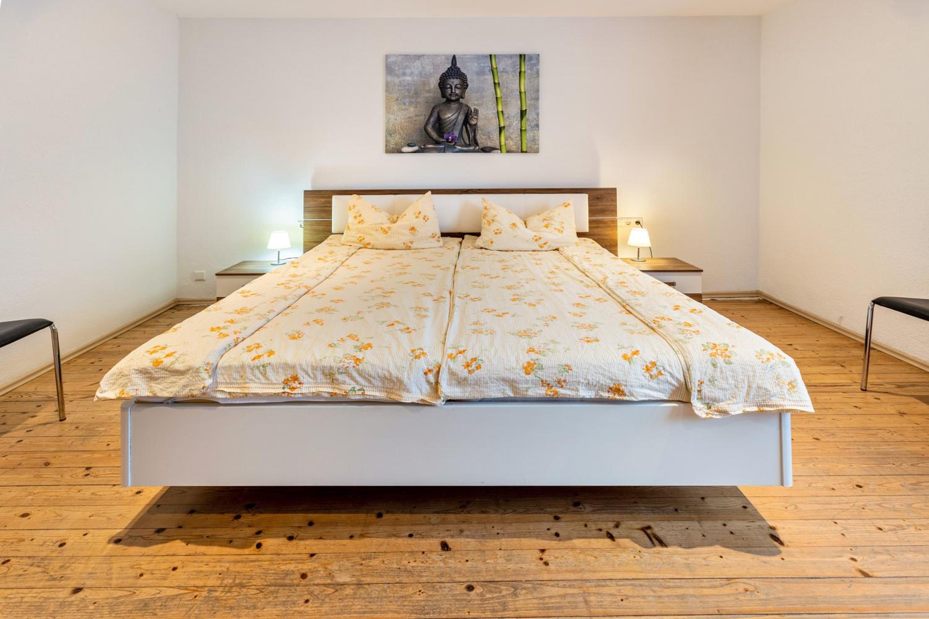 One-Bedroom Apartment with Lake View photo 3