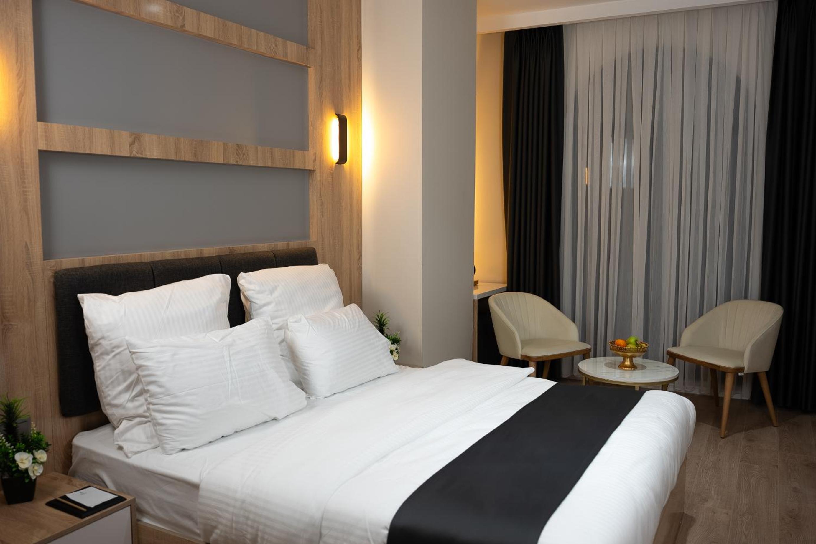 Deluxe Double Room - Photo 1