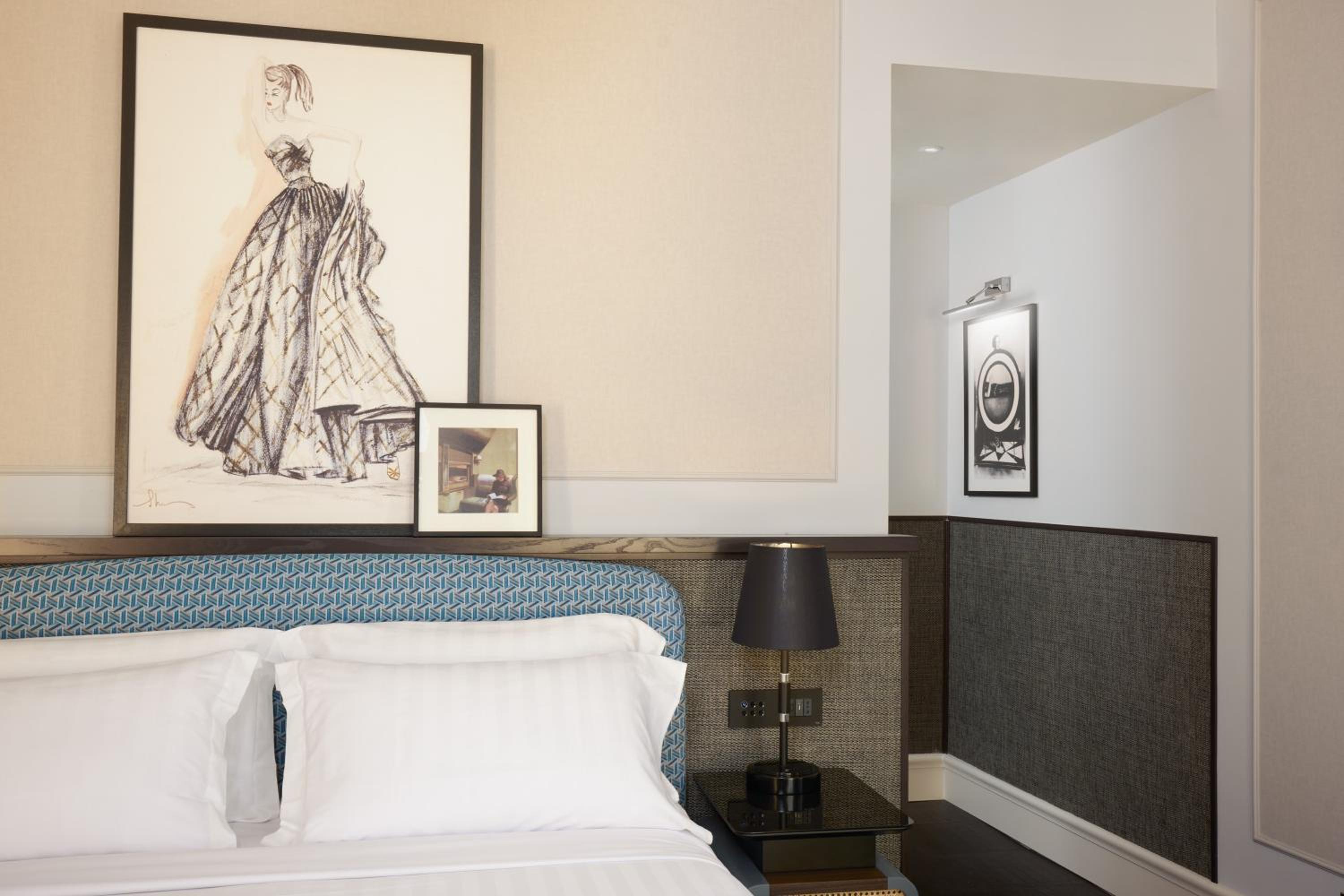 Corner Suite photo 3