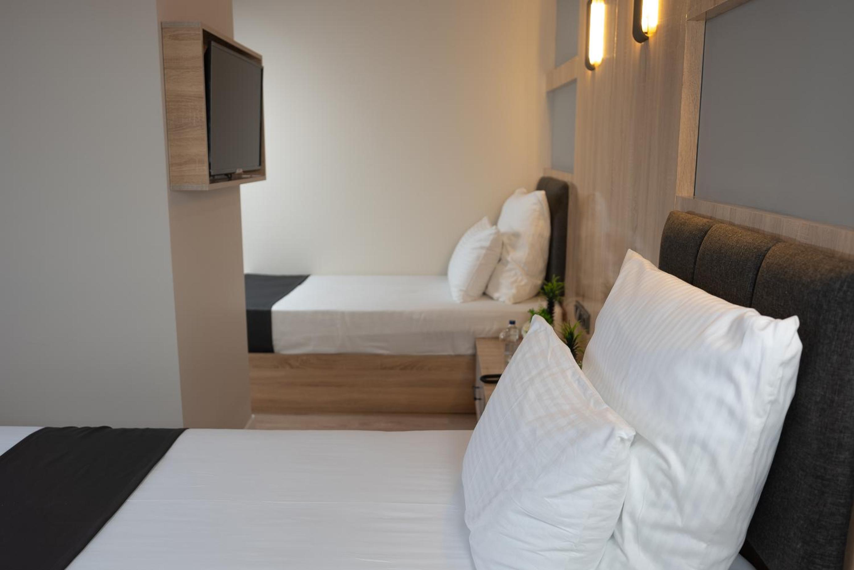 Deluxe Twin Room - Photo 1