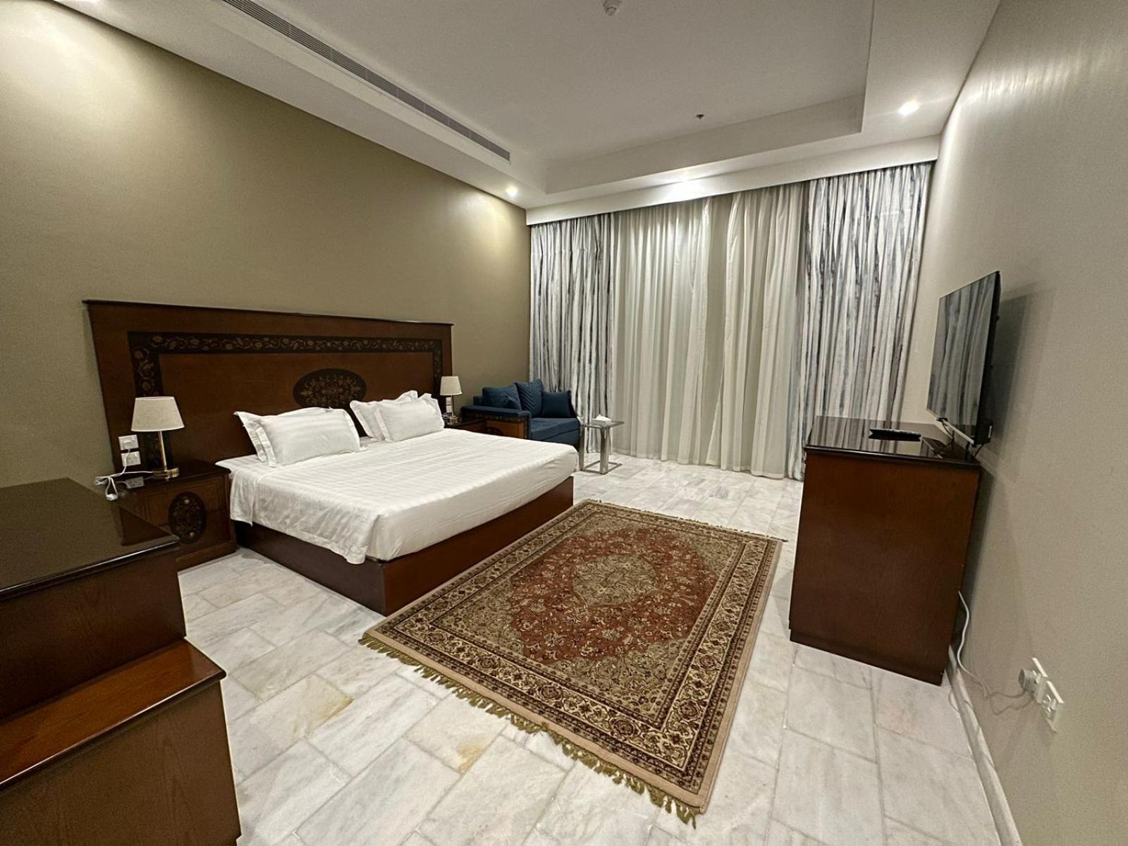 One-Bedroom Suite photo 2