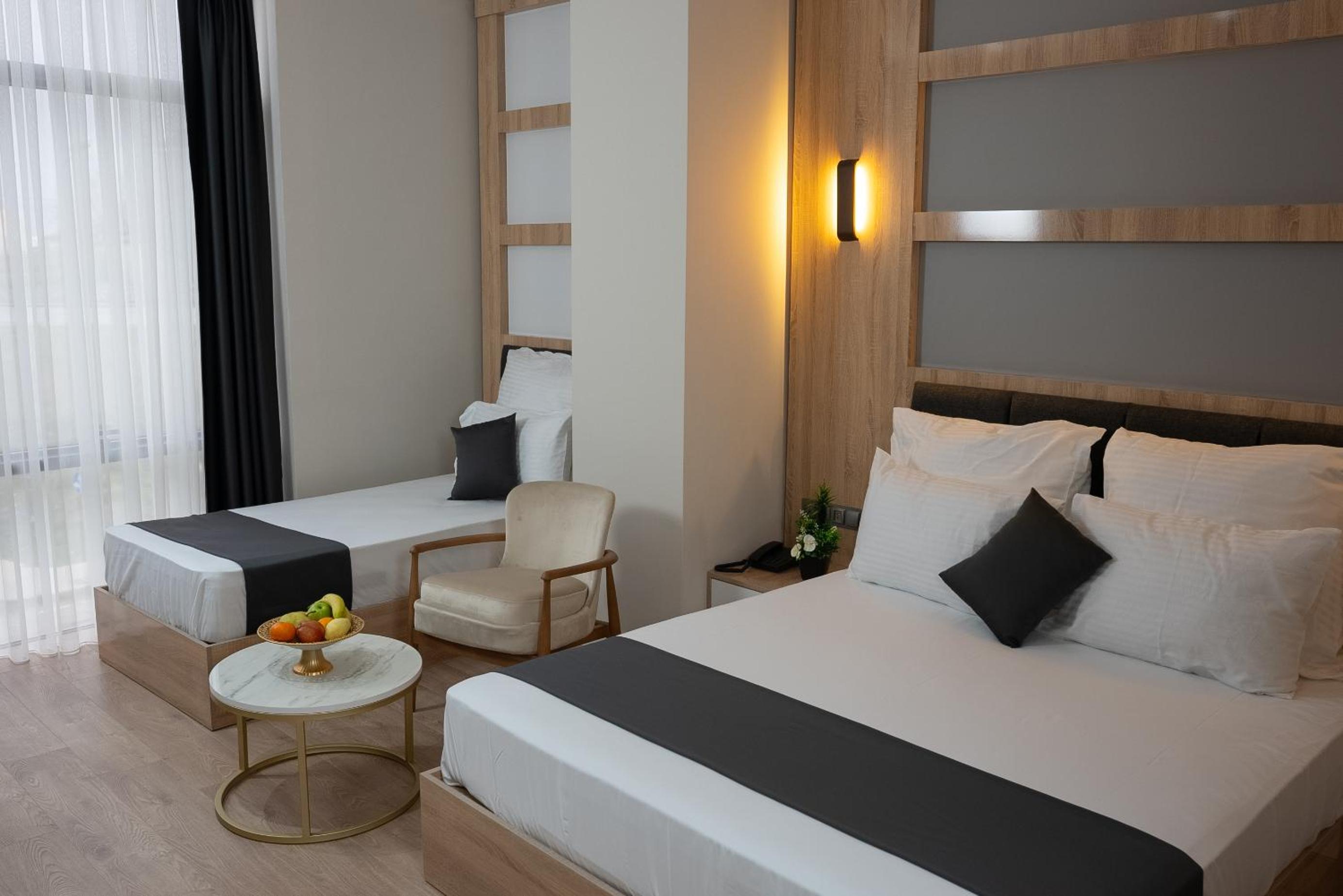 Deluxe Triple Room - Photo 5