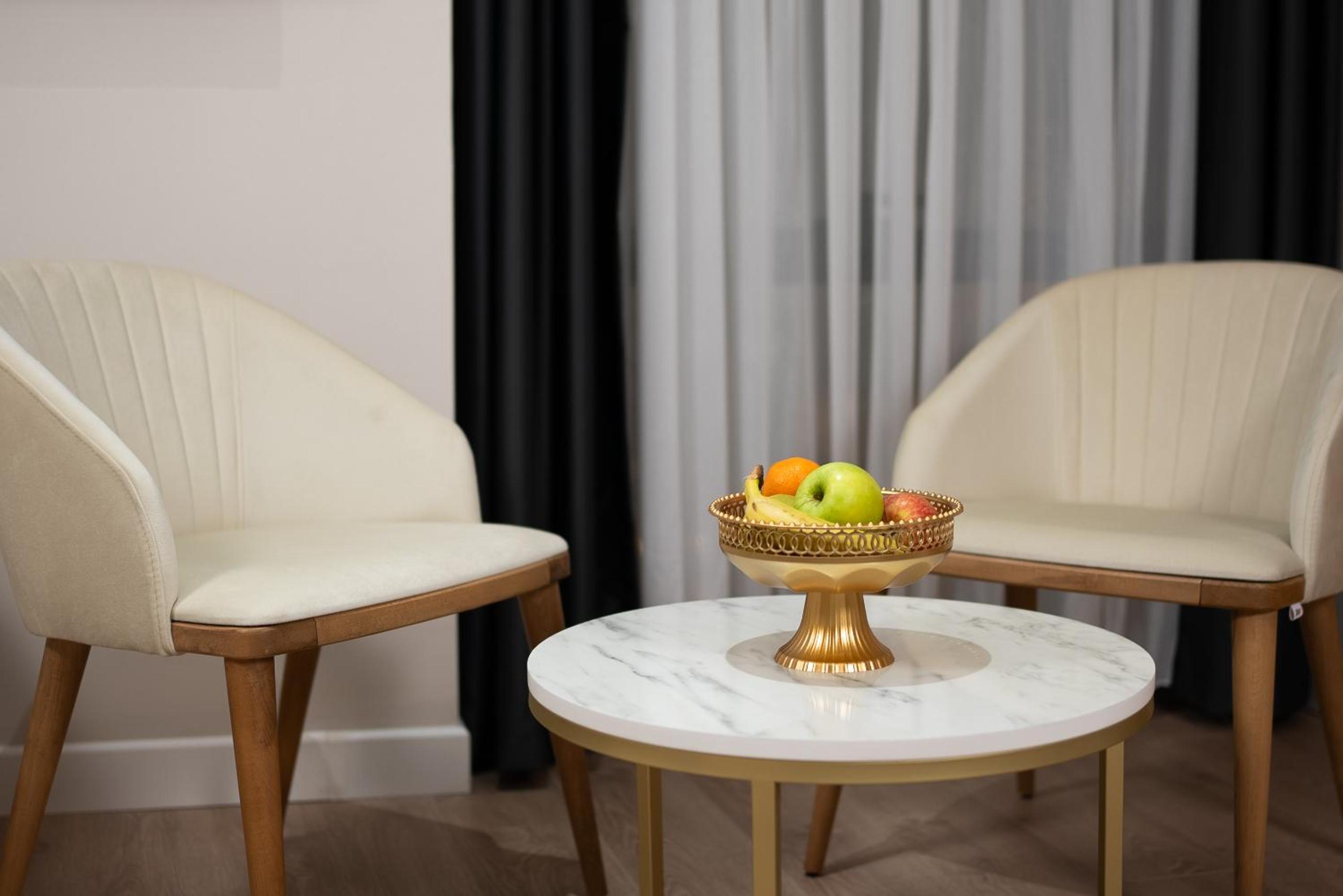 Family Room - Photo 2