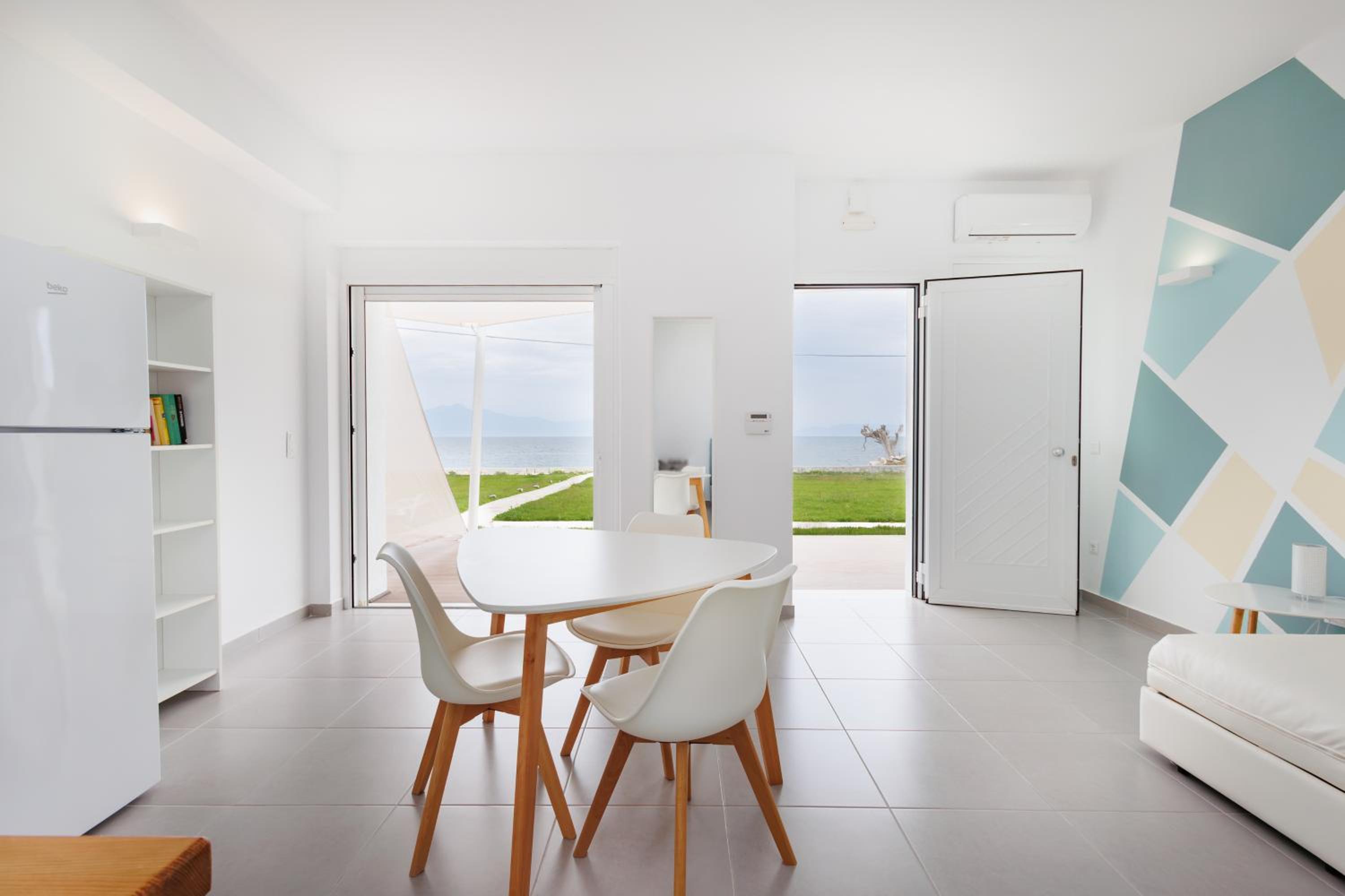 Apartment with Sea View - Photo 4