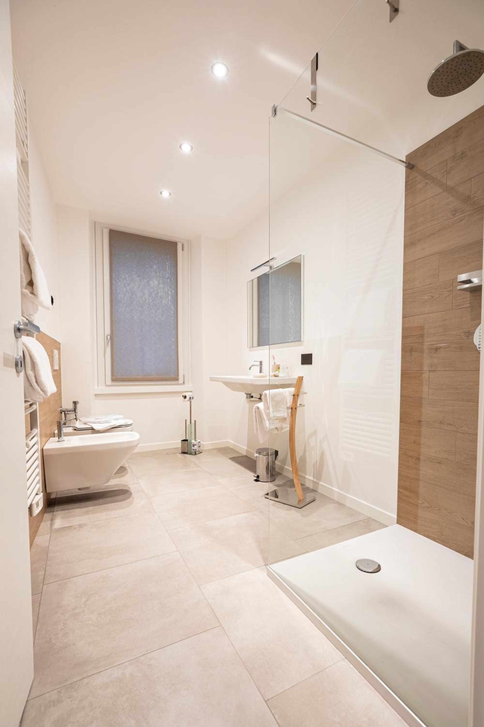 King Room - Disability Access - Photo 7