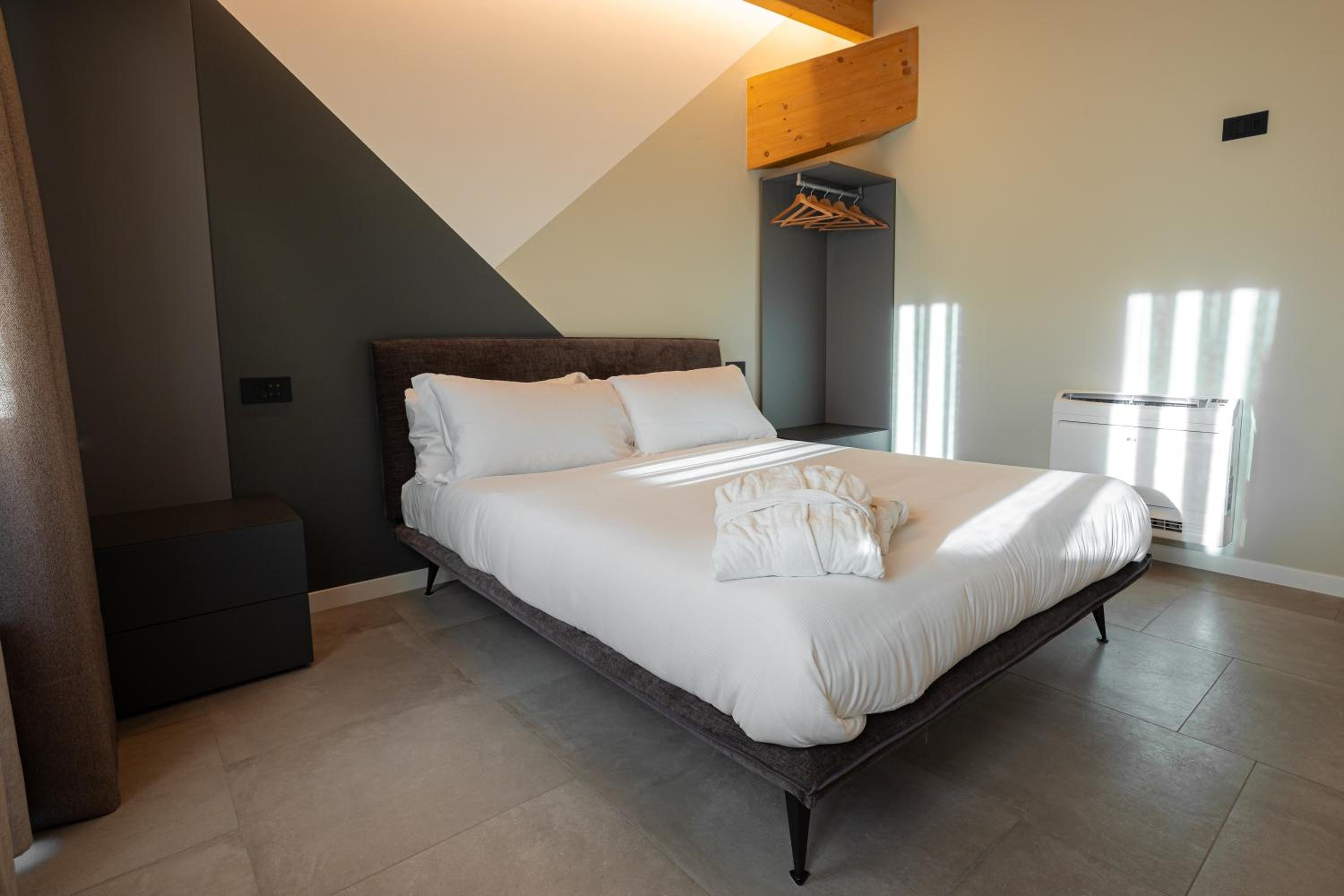 Deluxe Room - Photo 4