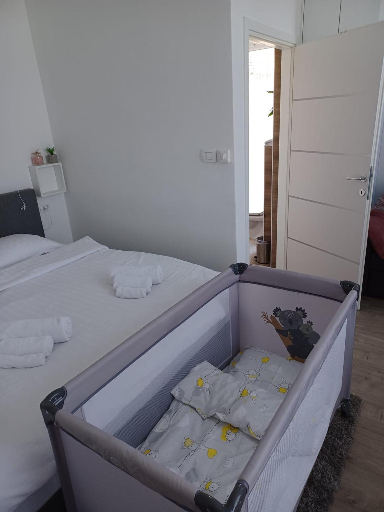 Standard King Room - Photo 1