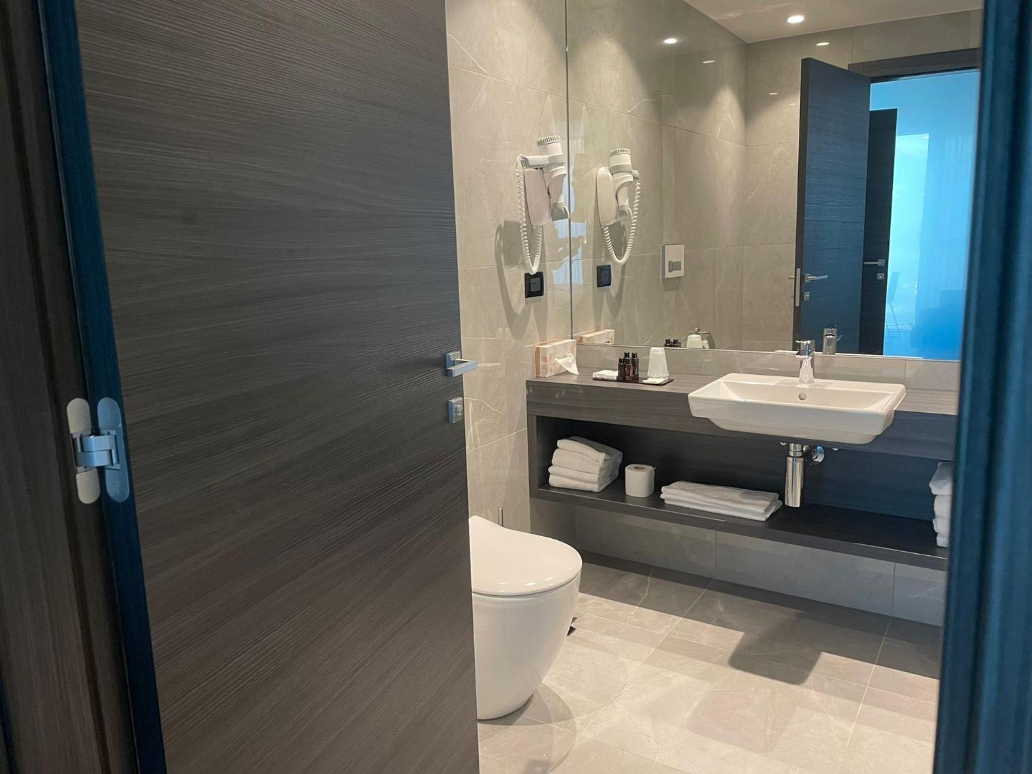 Superior Twin Room - Photo 3