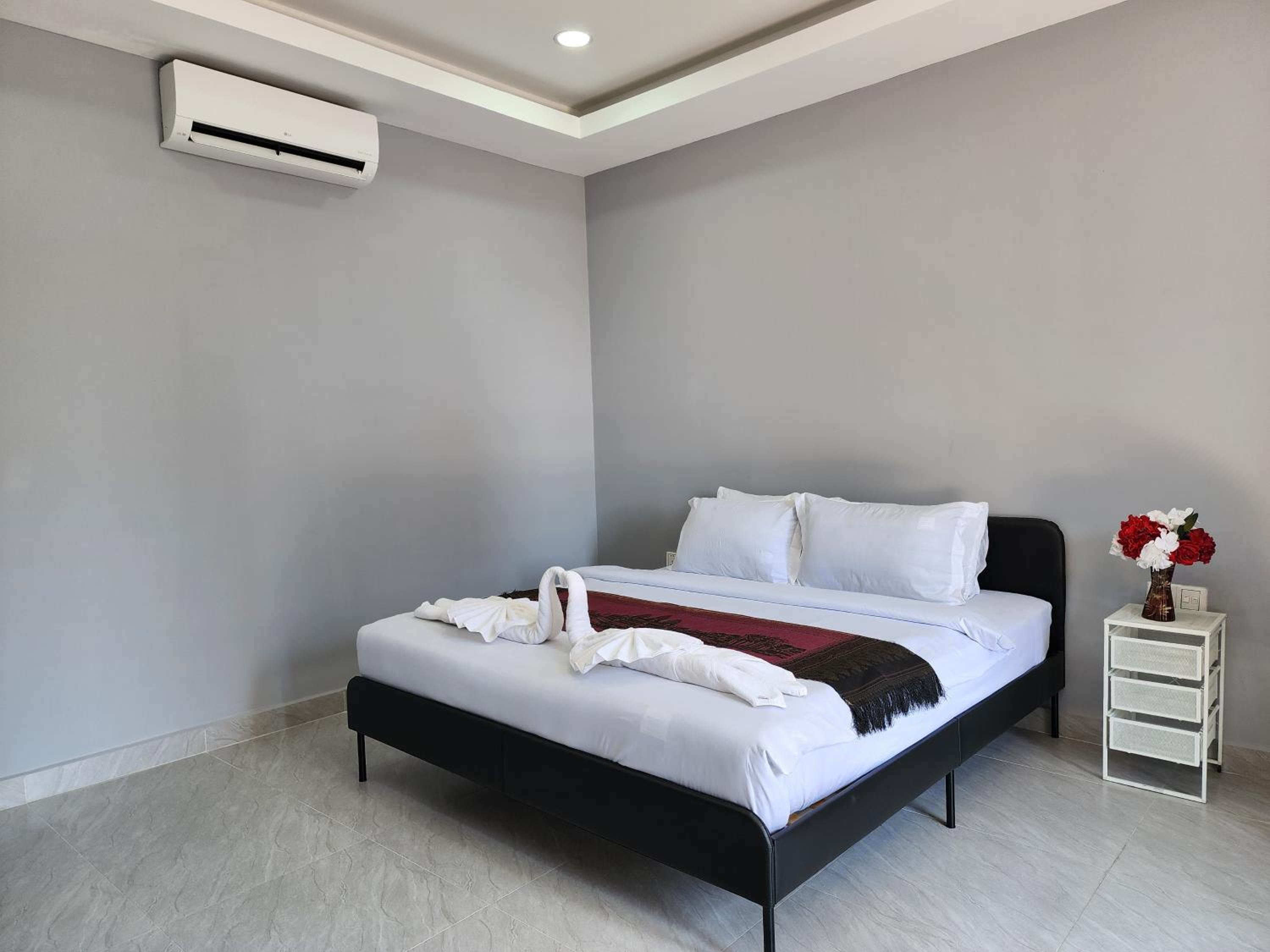 Superior King Room - Photo 5