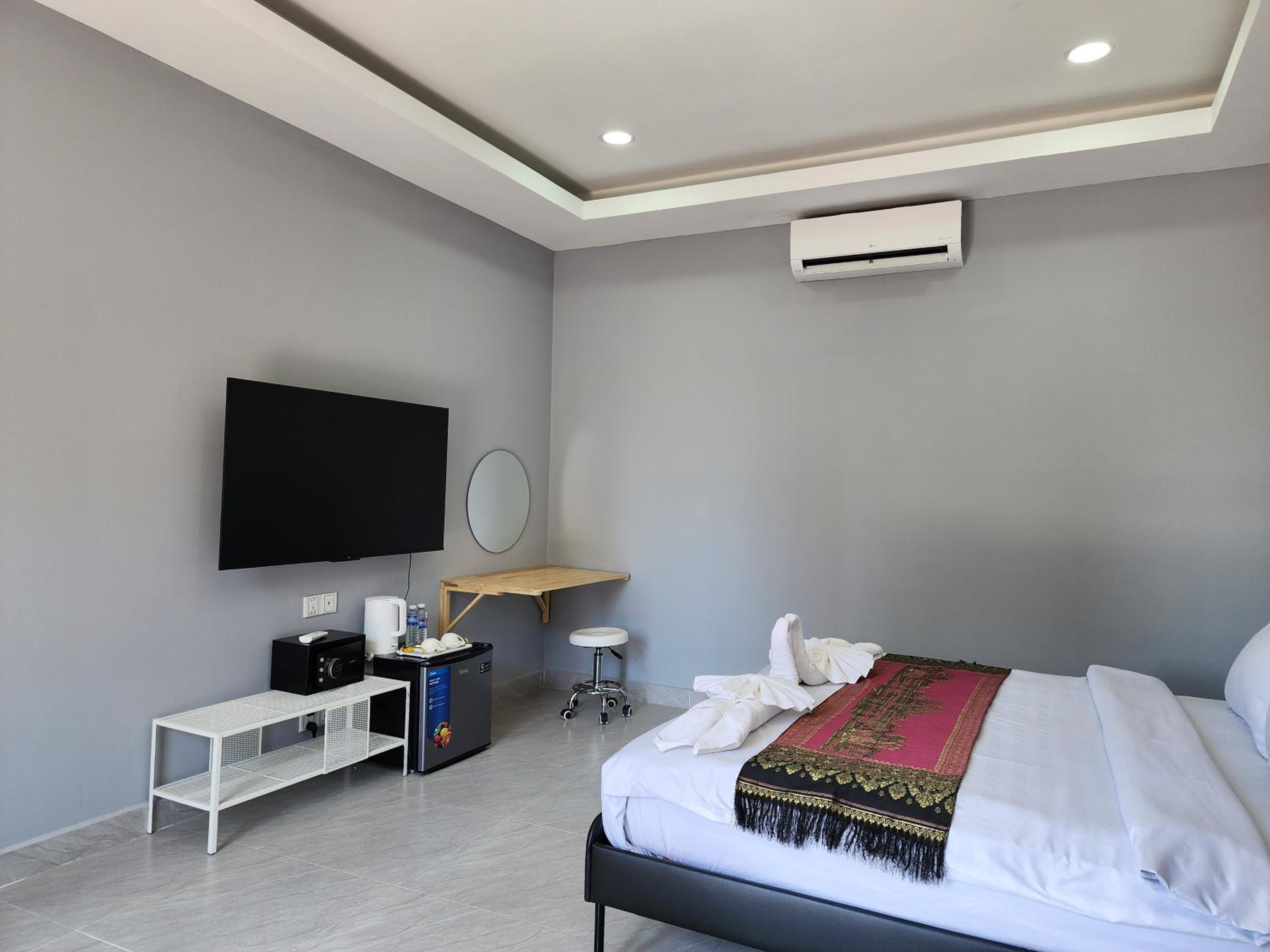 Superior King Room - Photo 7