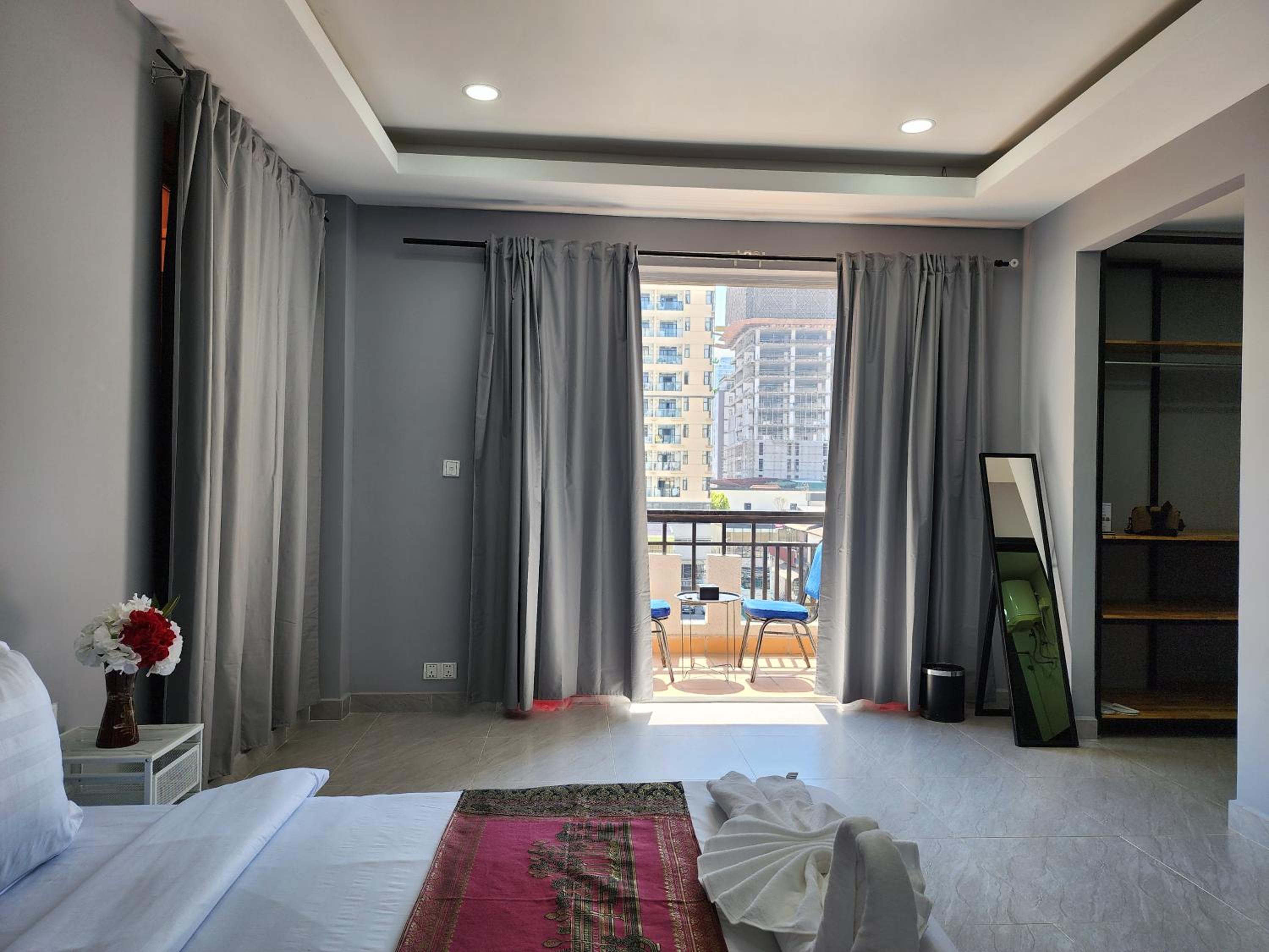Superior King Room - Photo 13