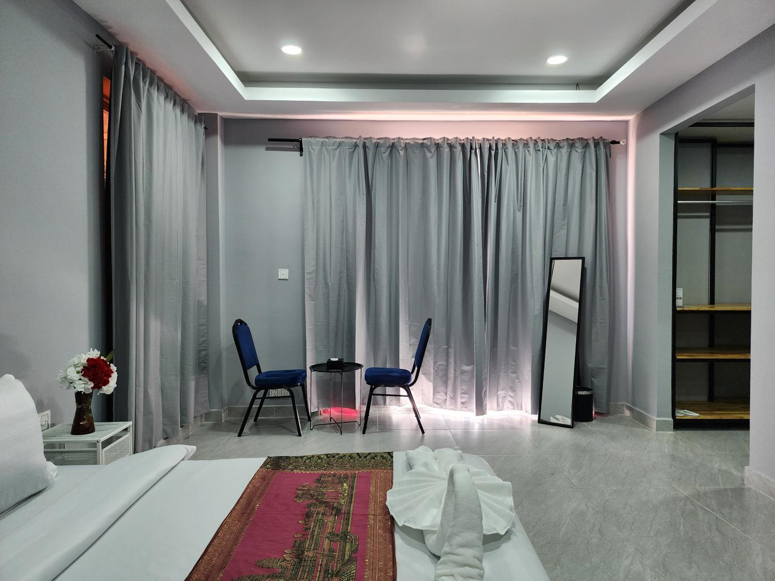 Superior King Room - Photo 16