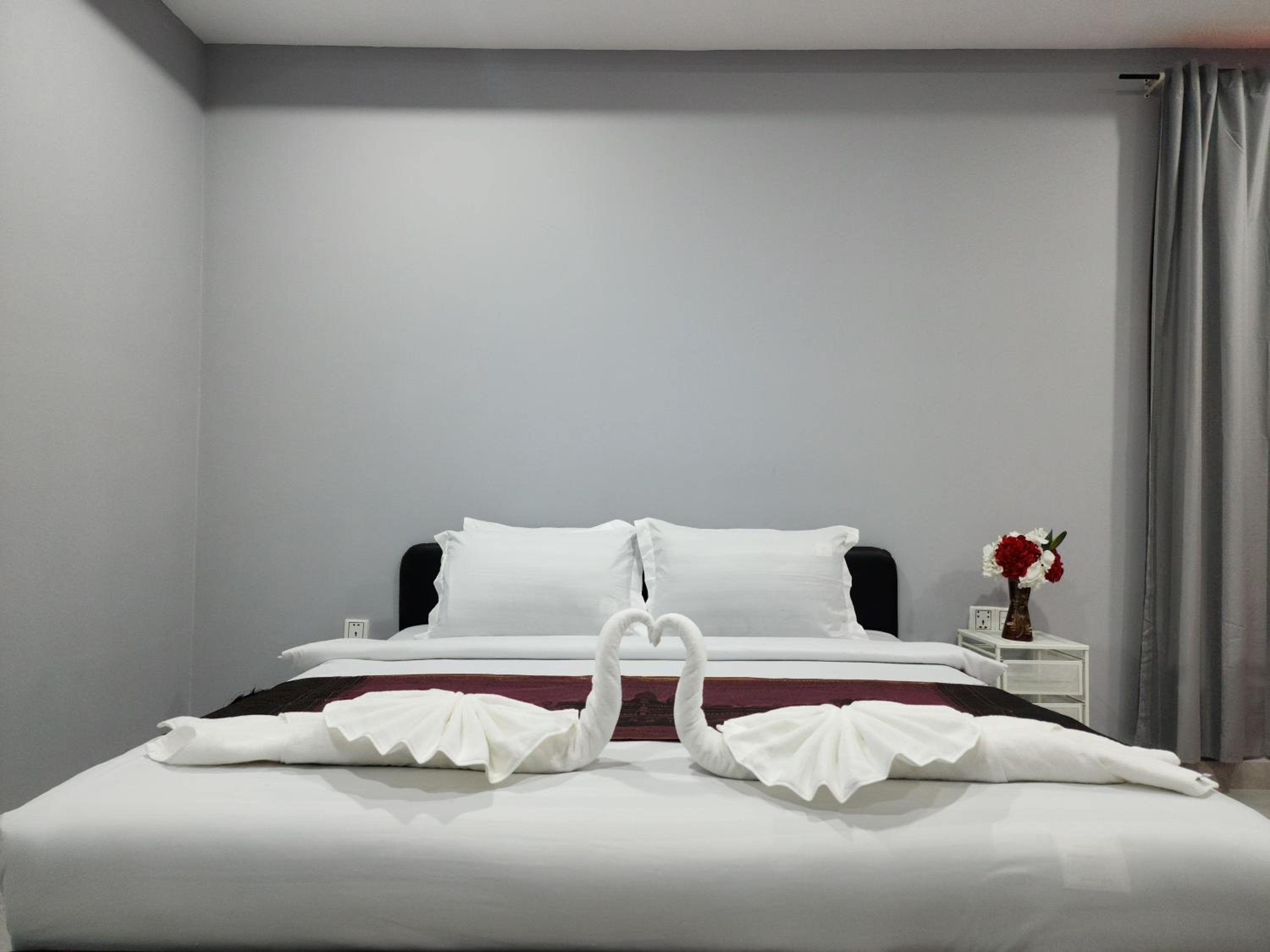 Superior King Room - Photo 23
