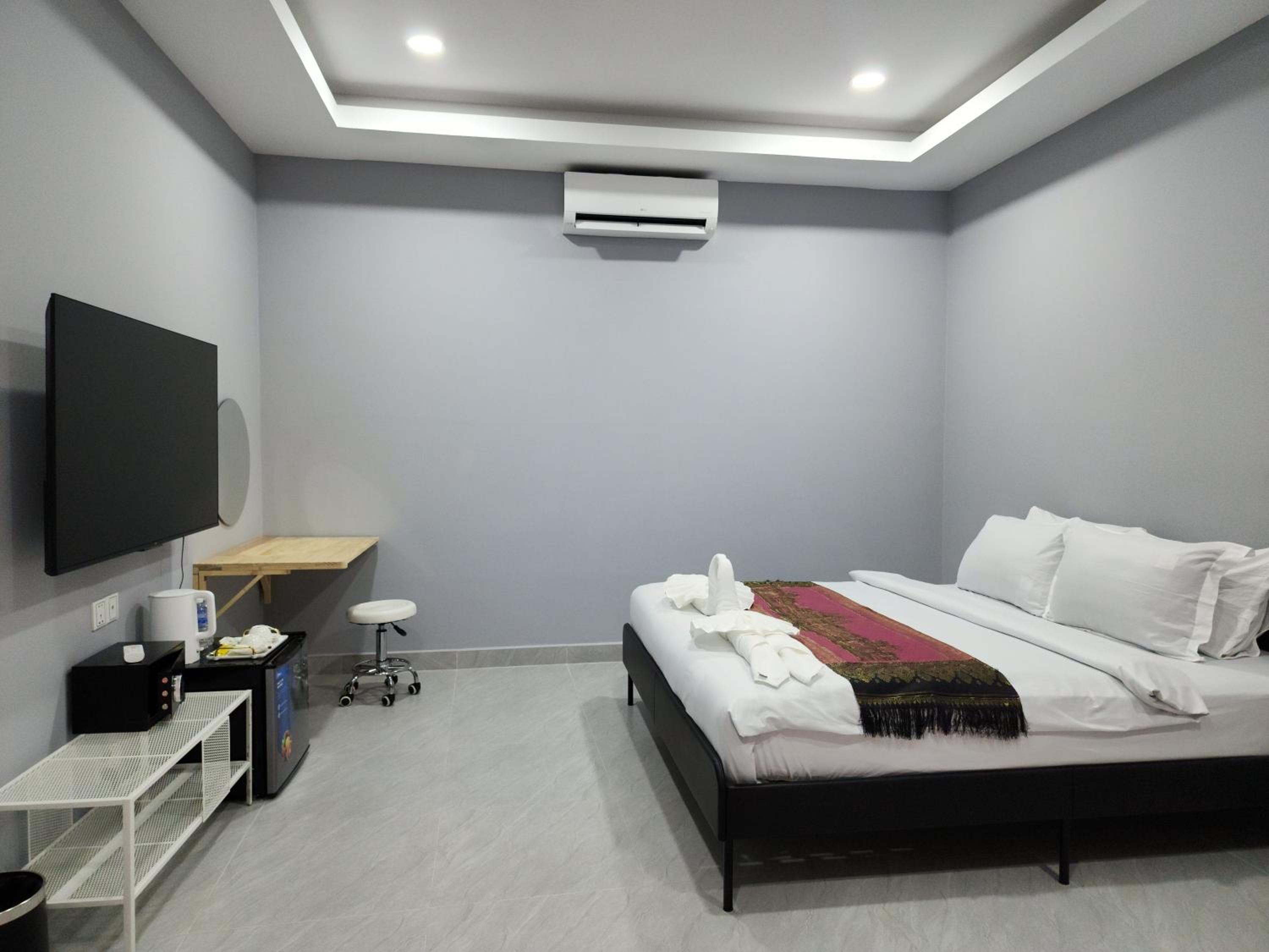 Superior King Room - Photo 19