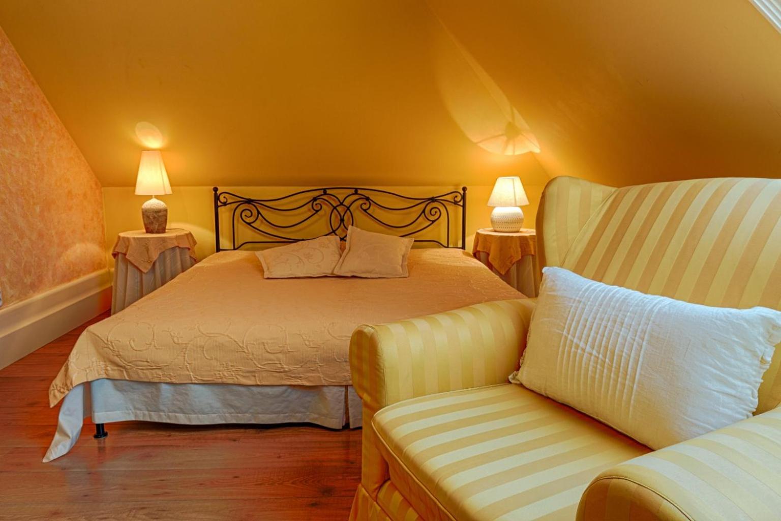 Double Room with Private Bathroom photo 3