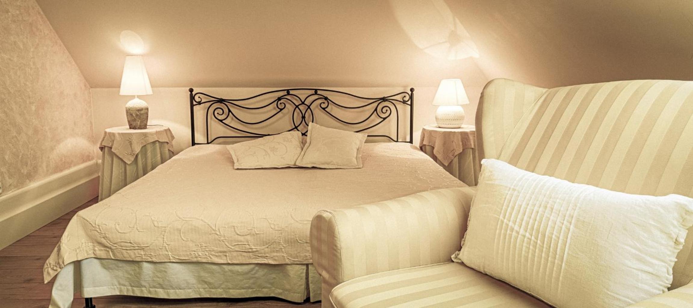 Double Room with Private Bathroom photo 2