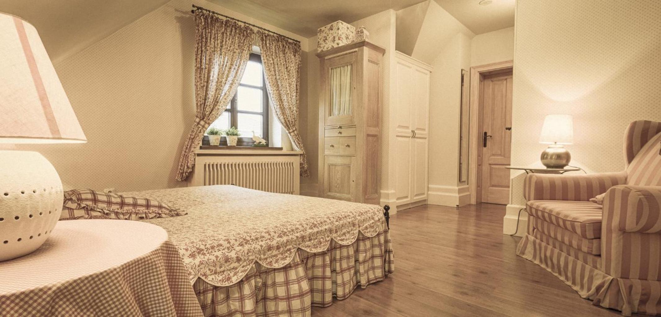 Double Room with Private Bathroom photo 2