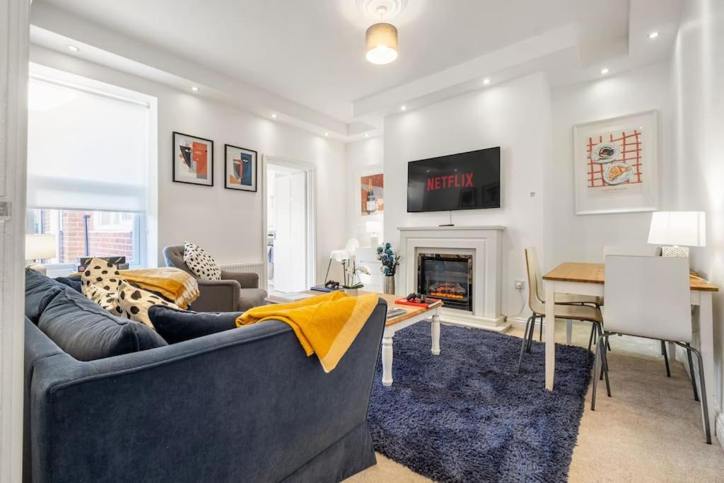 Three-Bedroom Apartment photo 1