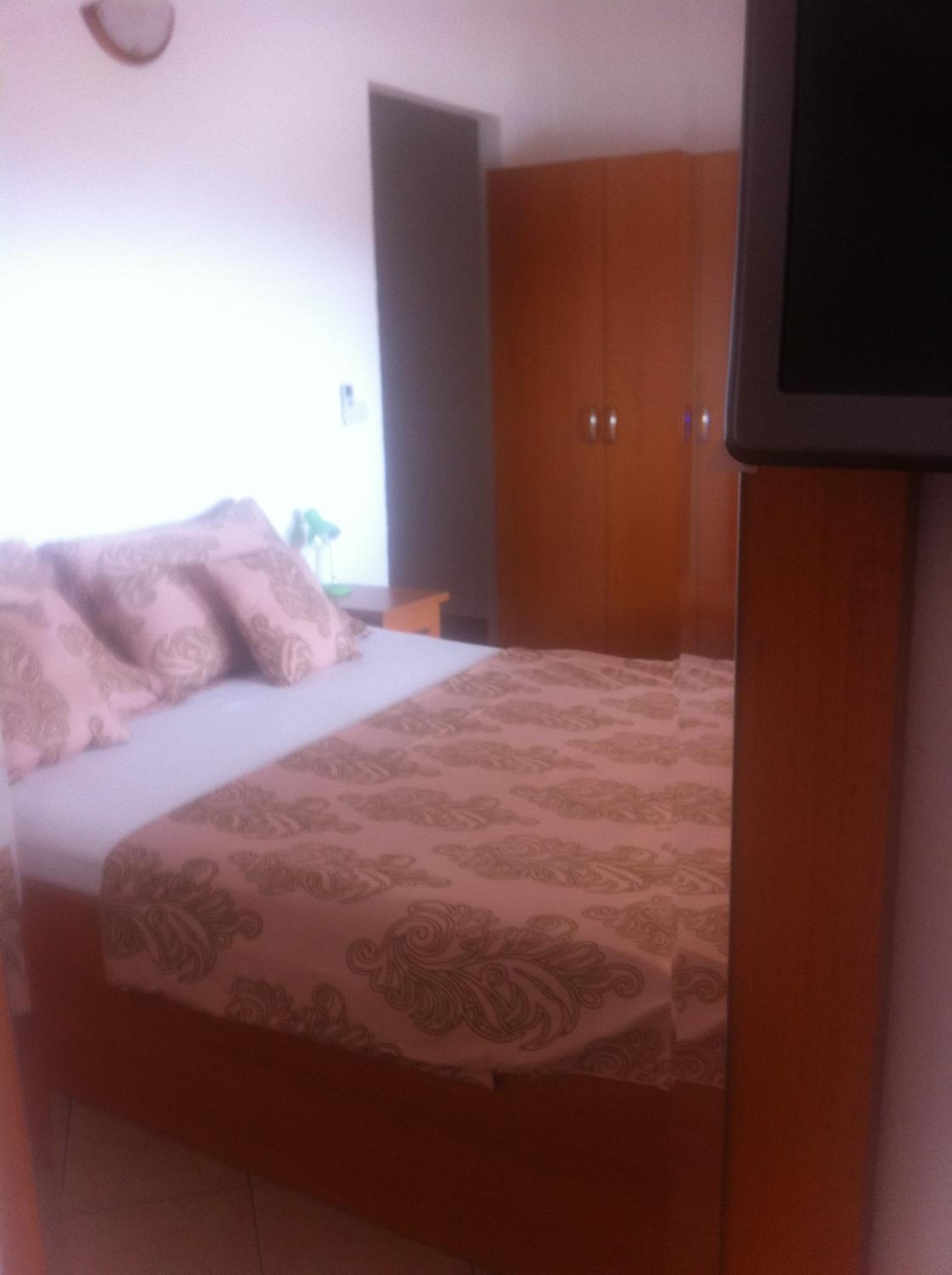 One-Bedroom Apartment with Balcony and  Mountain View photo 2