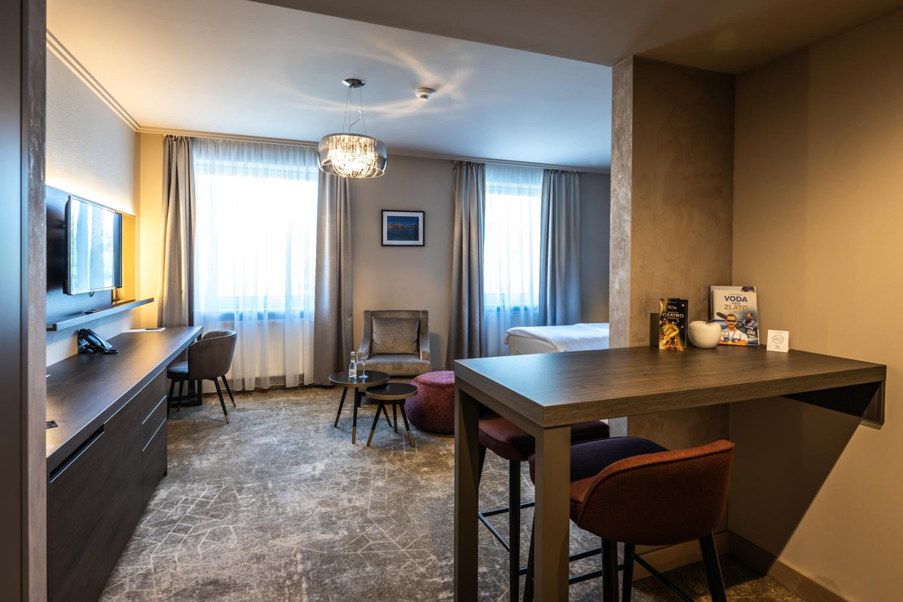 Deluxe Double Room with Shower - Photo 1