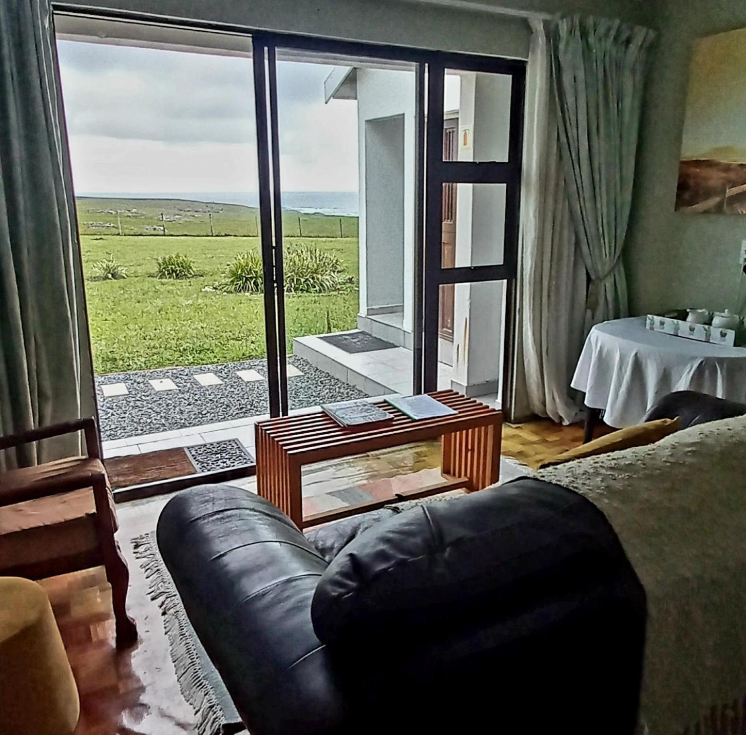 Large Double Room - Photo 8