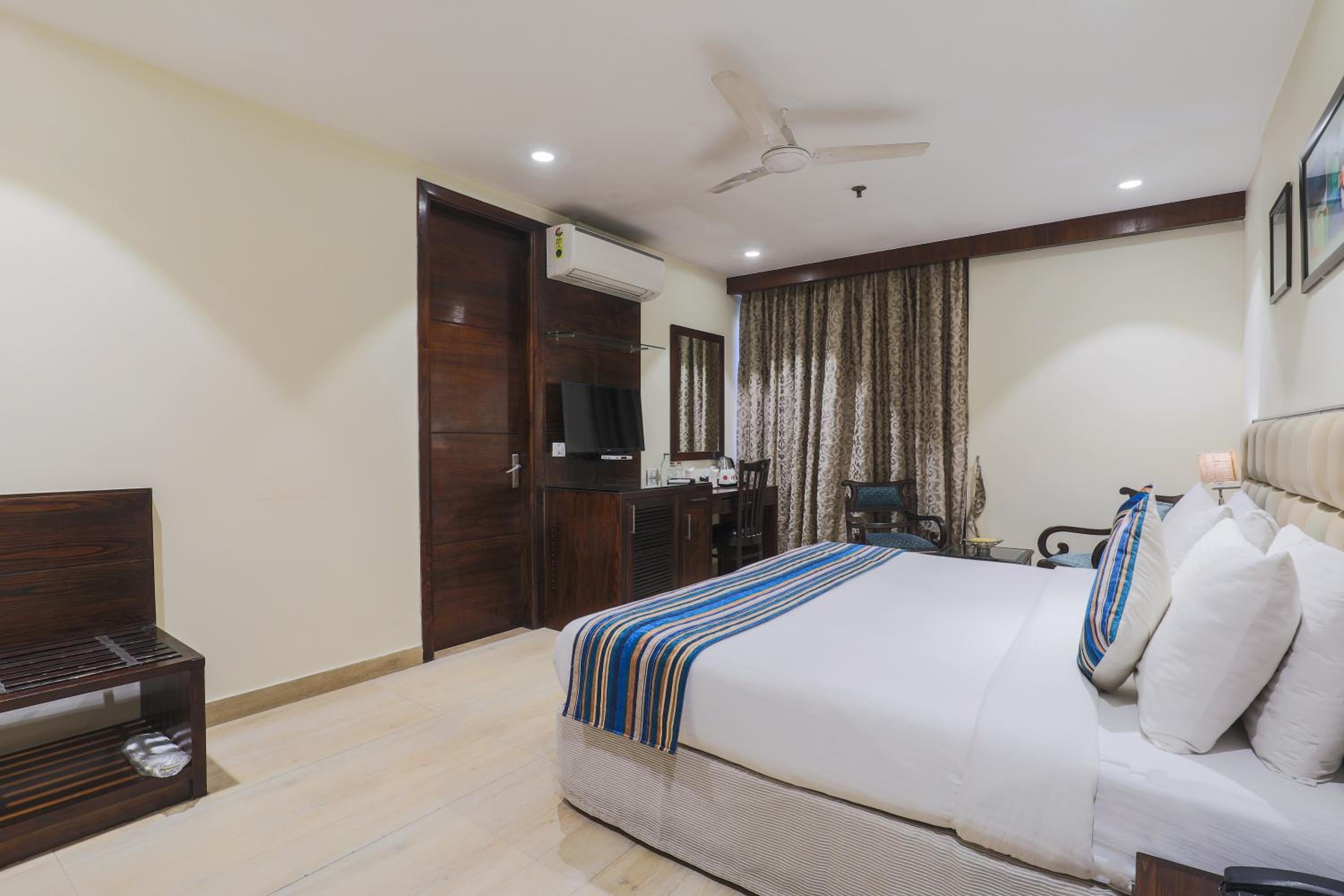 Standard Double or Twin Room photo 1