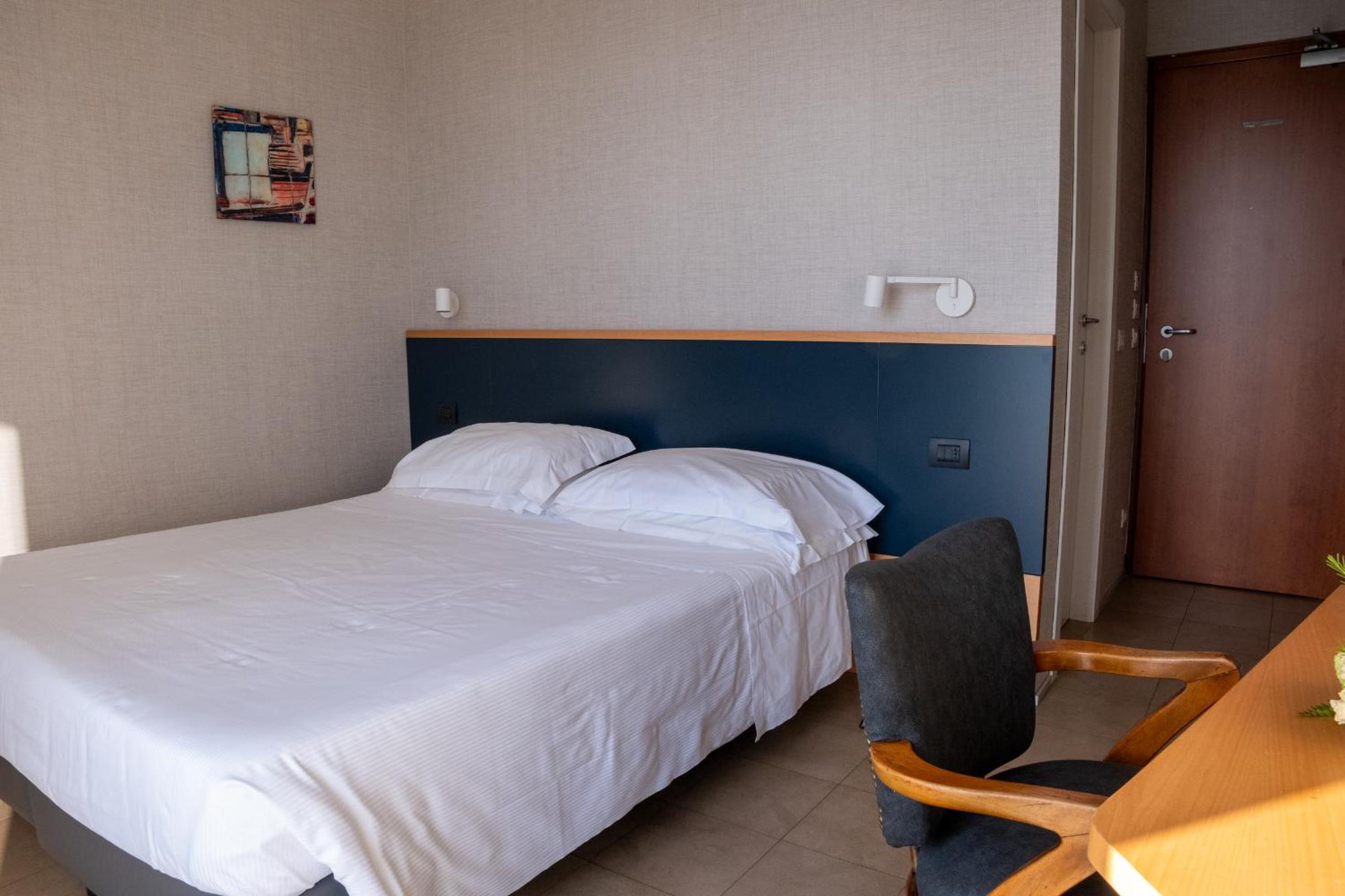 Double Room with Sea View - Photo 1