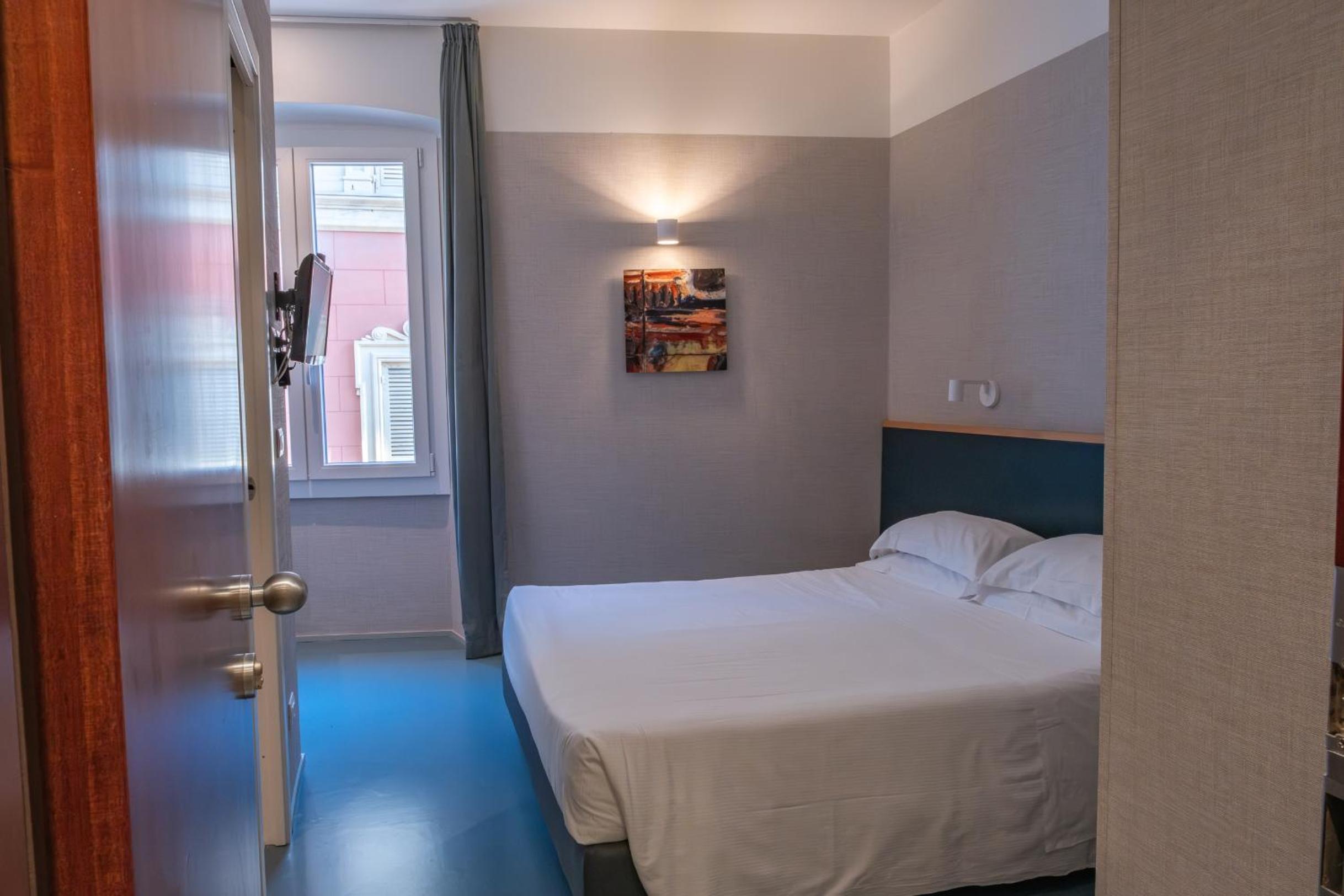 Economy Double Room - Photo 5