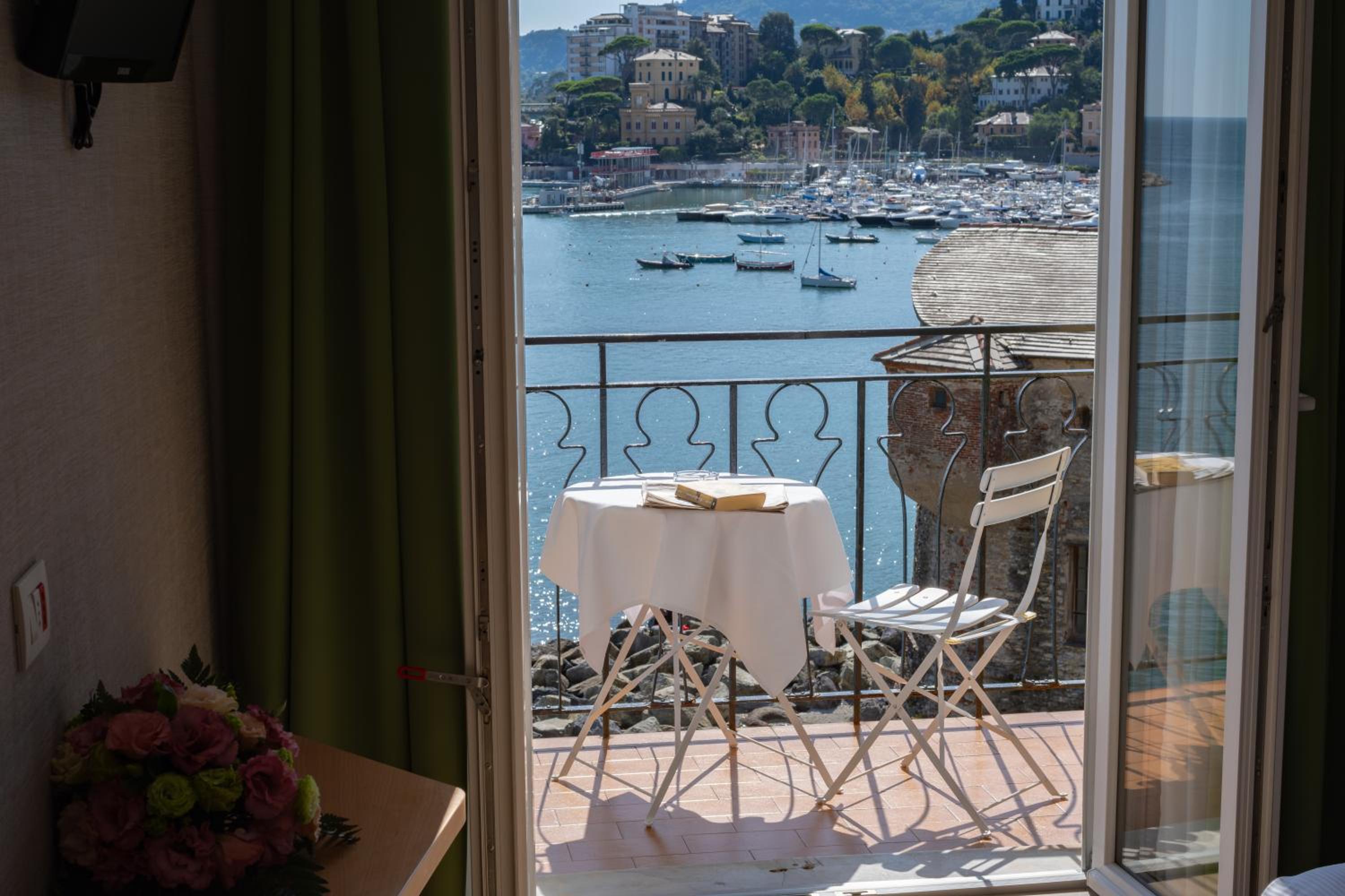 Double Room with Sea View - Photo 9