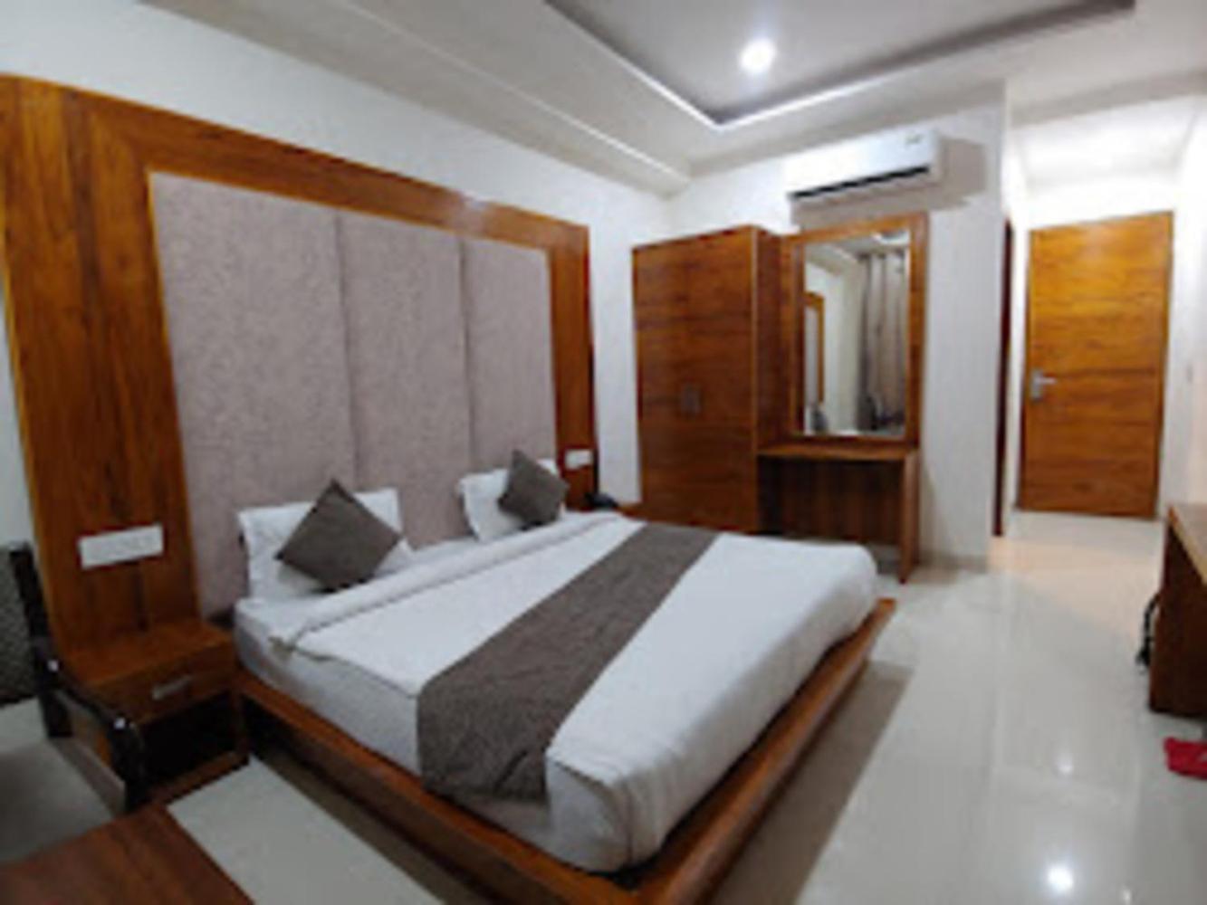 Deluxe Queen Room photo 3