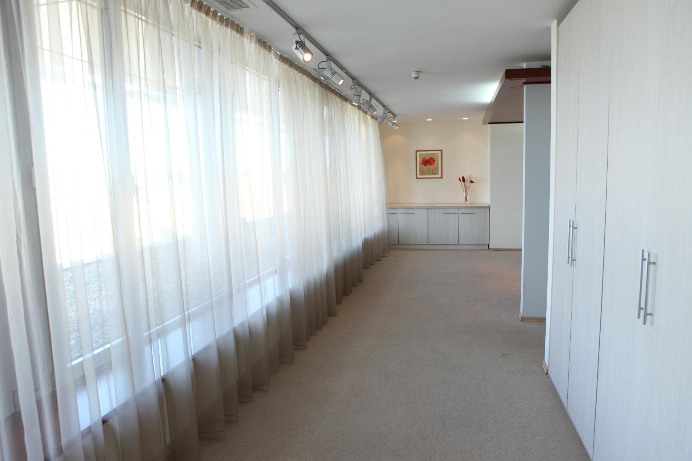 One-Bedroom Apartment - Photo 8