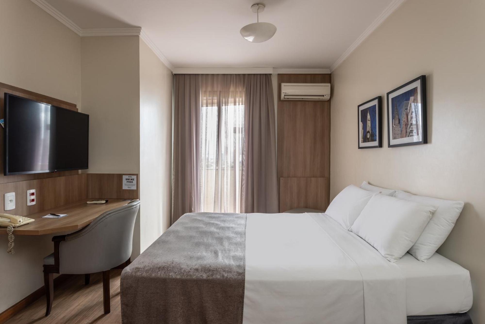 Deluxe Double Room with Two Double Beds photo 1