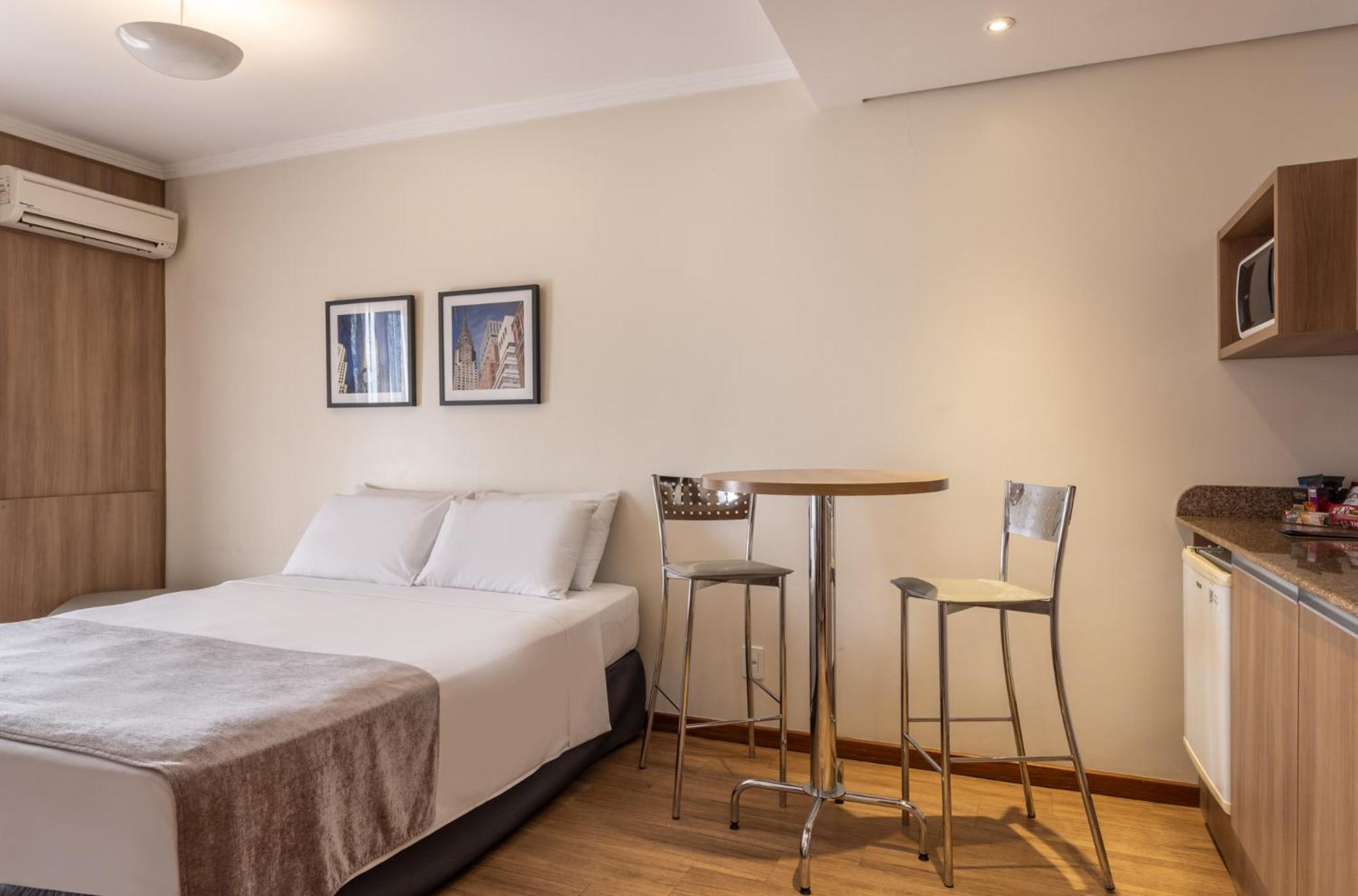 Deluxe Double Room with Two Double Beds photo 2
