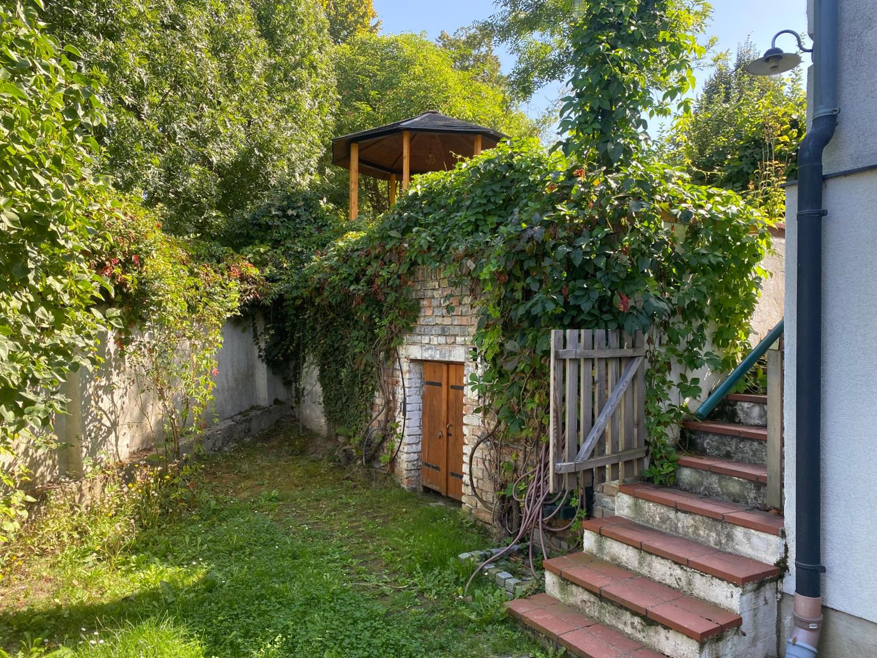 Apartment - Split Level - Photo 27