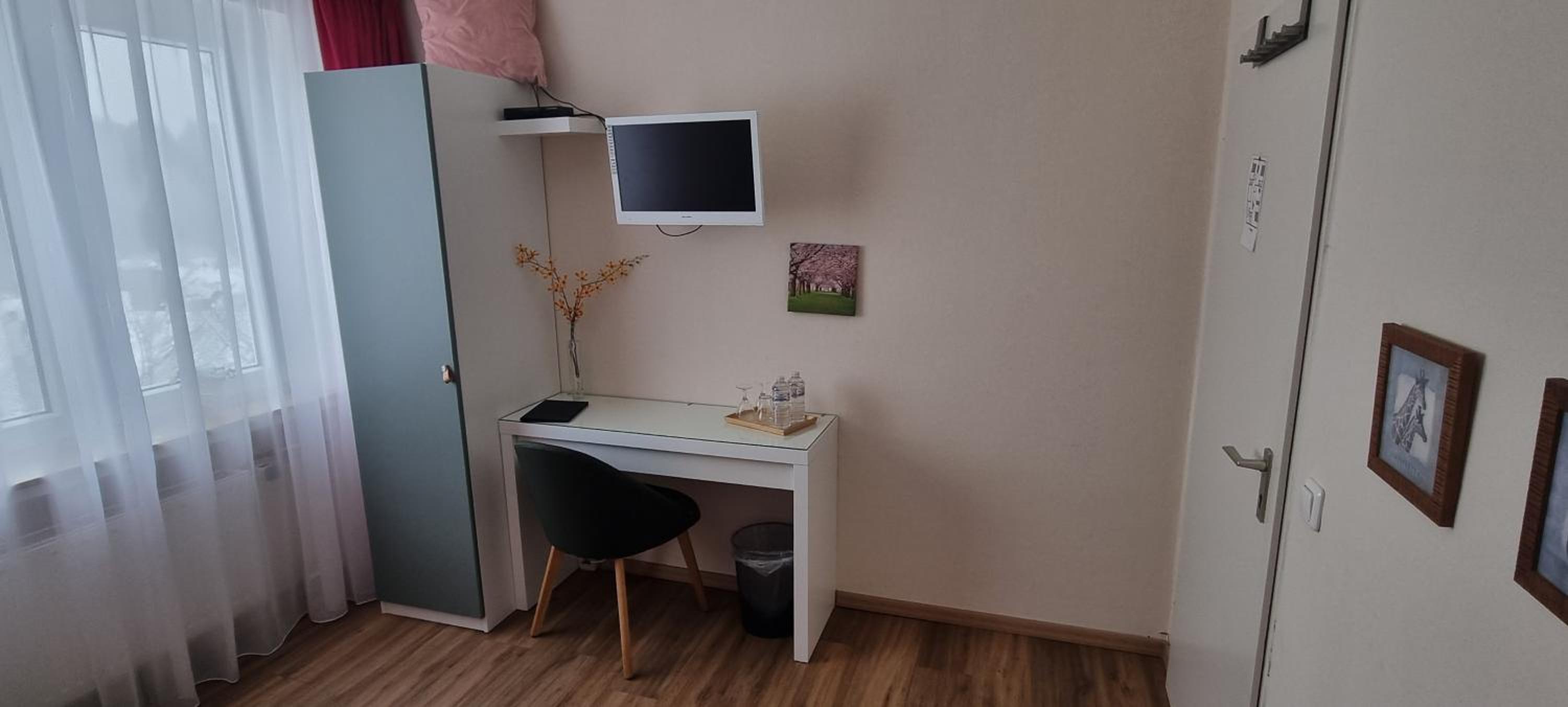 Budget Double Room photo 2